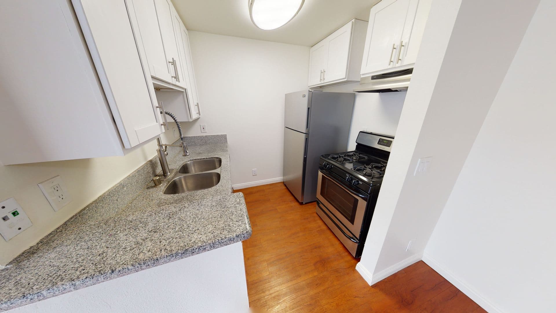 LOS ANGELES Apartment: 1530 NORTH DETROIT STREET