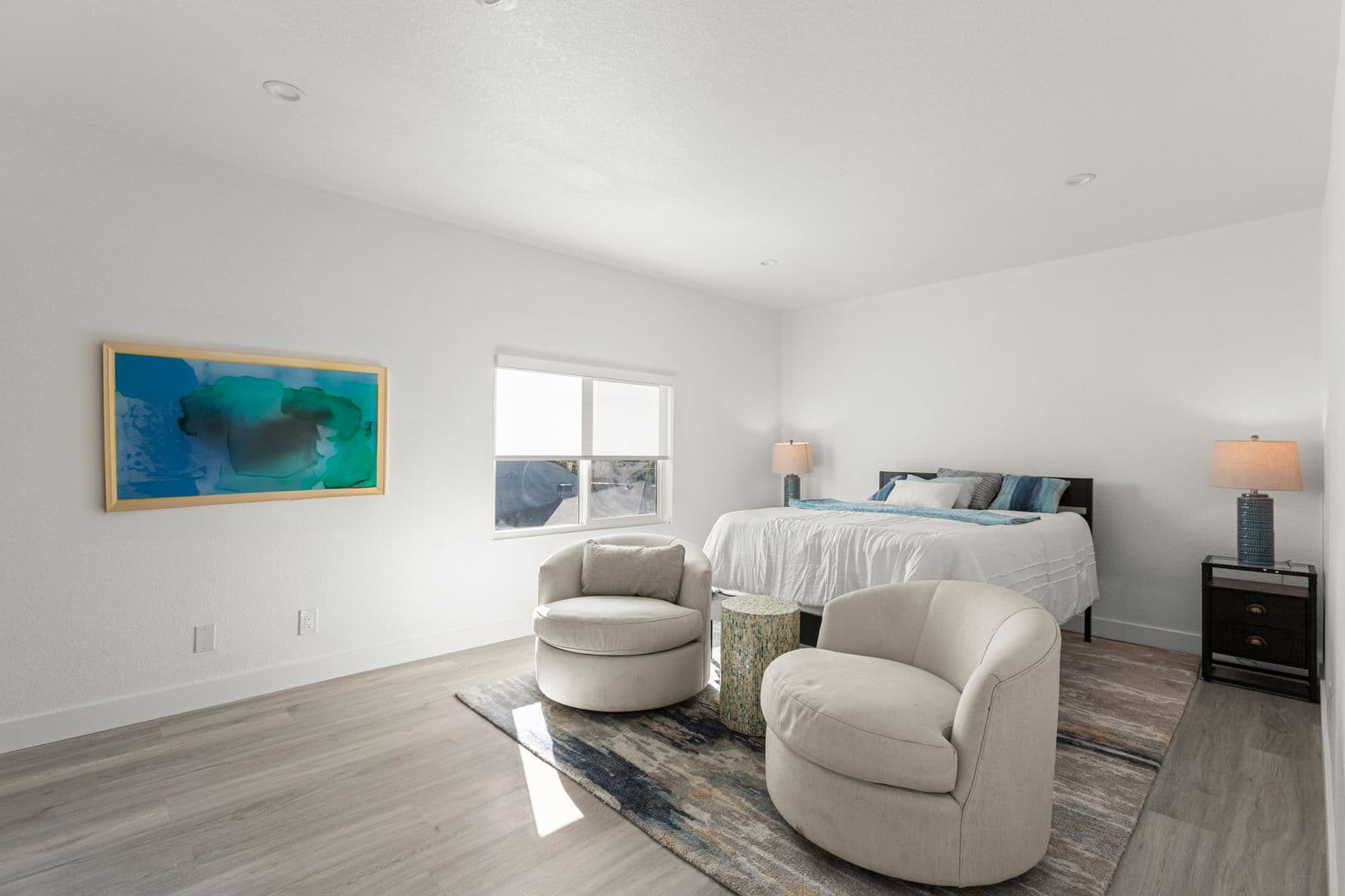 Northridge Apartment: 8803 Darby Avenue,