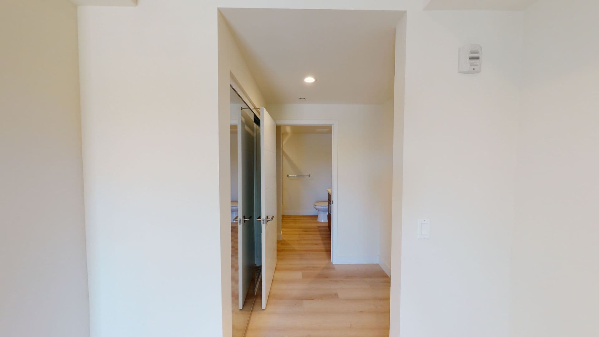 CANOGA PARK Apartment: 7043 JORDAN AVE
