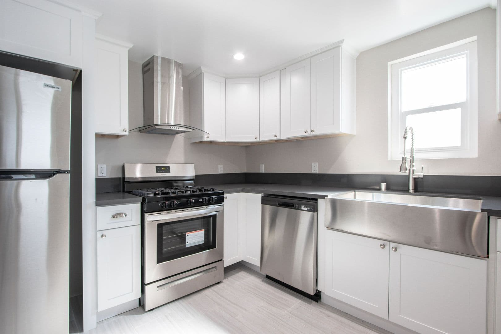 Los Angeles Apartment: 2641 Alice Street