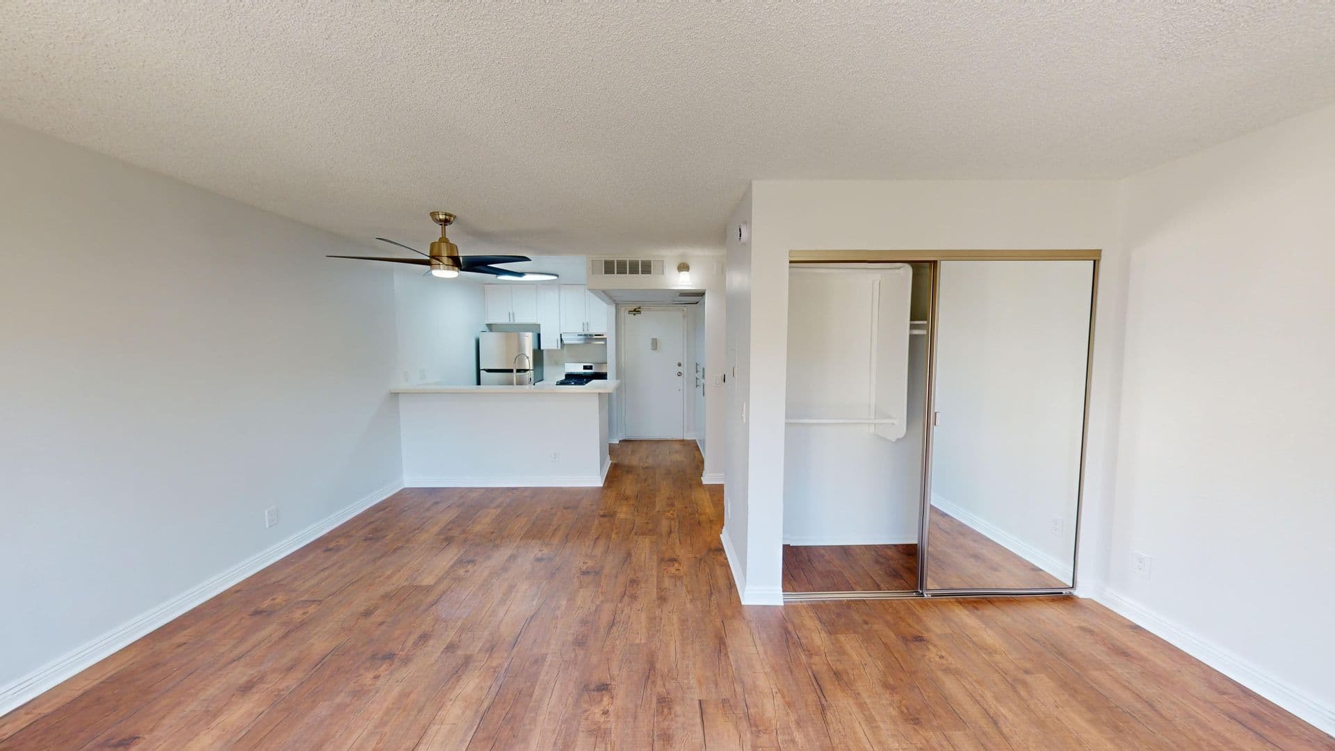 LOS ANGELES Apartment: 1530 NORTH DETROIT STREET