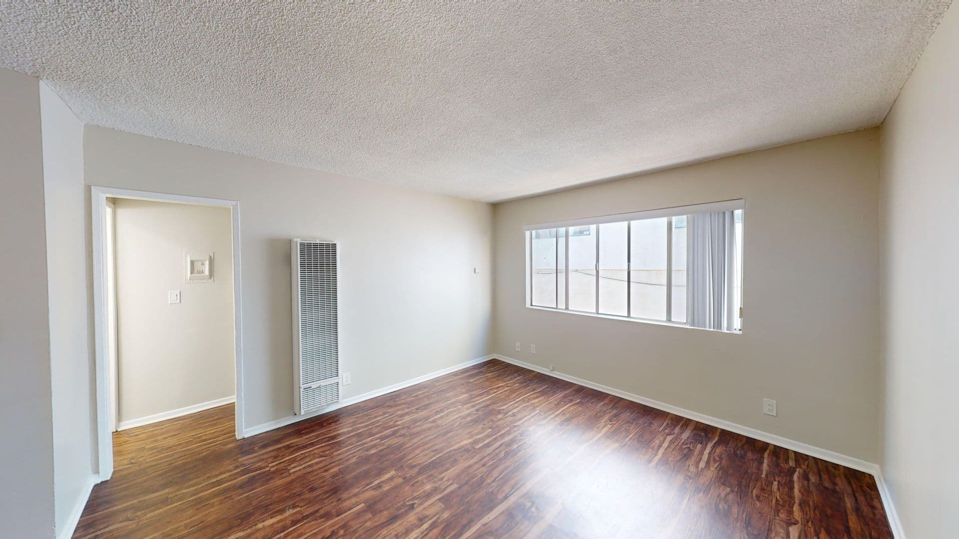 LOS ANGELES Apartment: 830 S. GRAND VIEW ST.