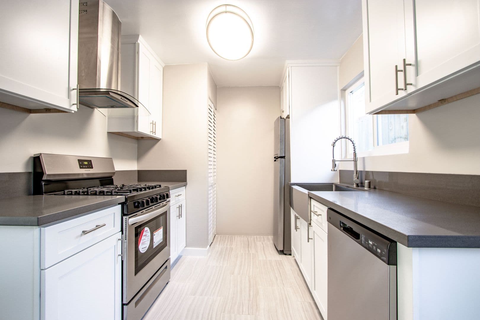 Los Angeles Apartment: 2641 Alice Street