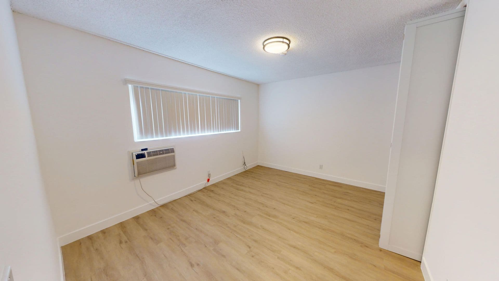 Los Angeles Apartment: 5825 - 5831 W. Pico Boulevard