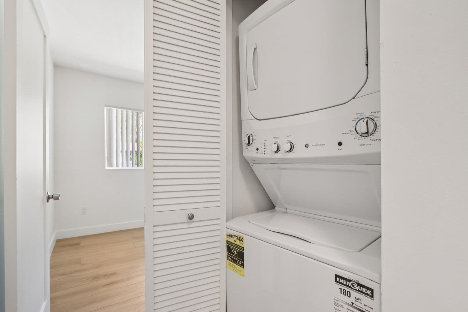 Los Angeles Apartment: 4500 Esmeralda Street