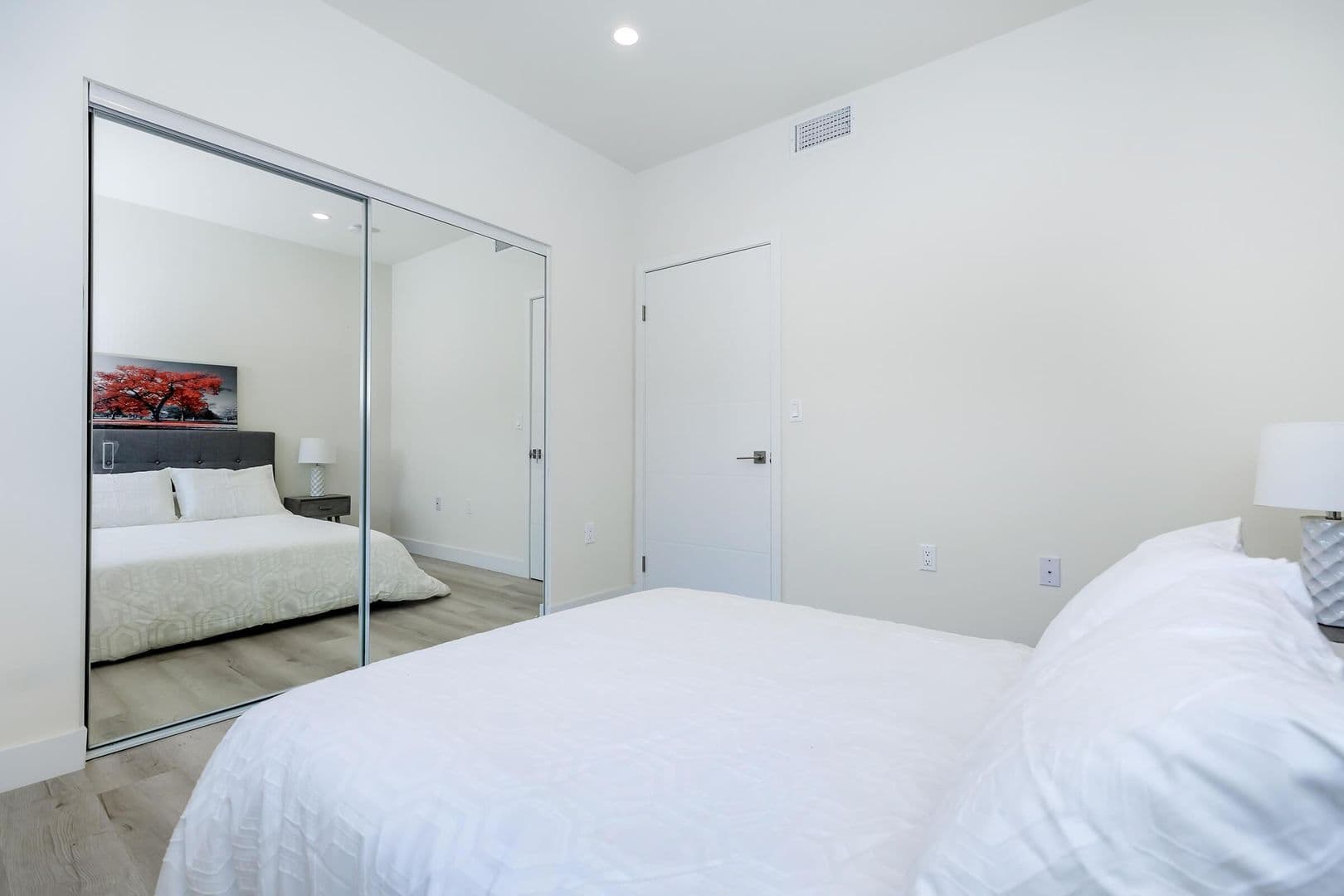 CANOGA PARK Apartment: 7043 JORDAN AVE