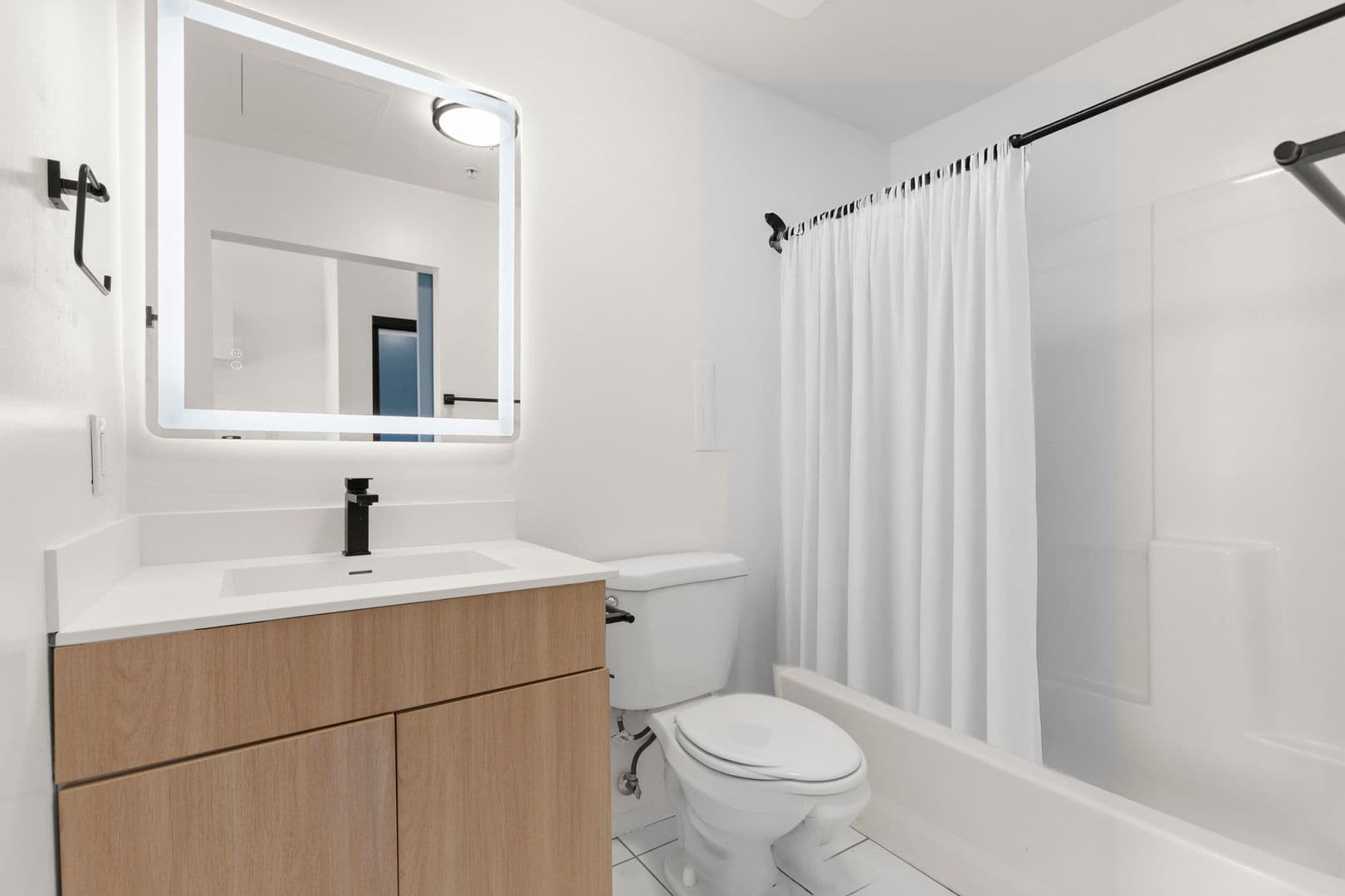 PASADENA Apartment: 1299 E. GREEN STREET