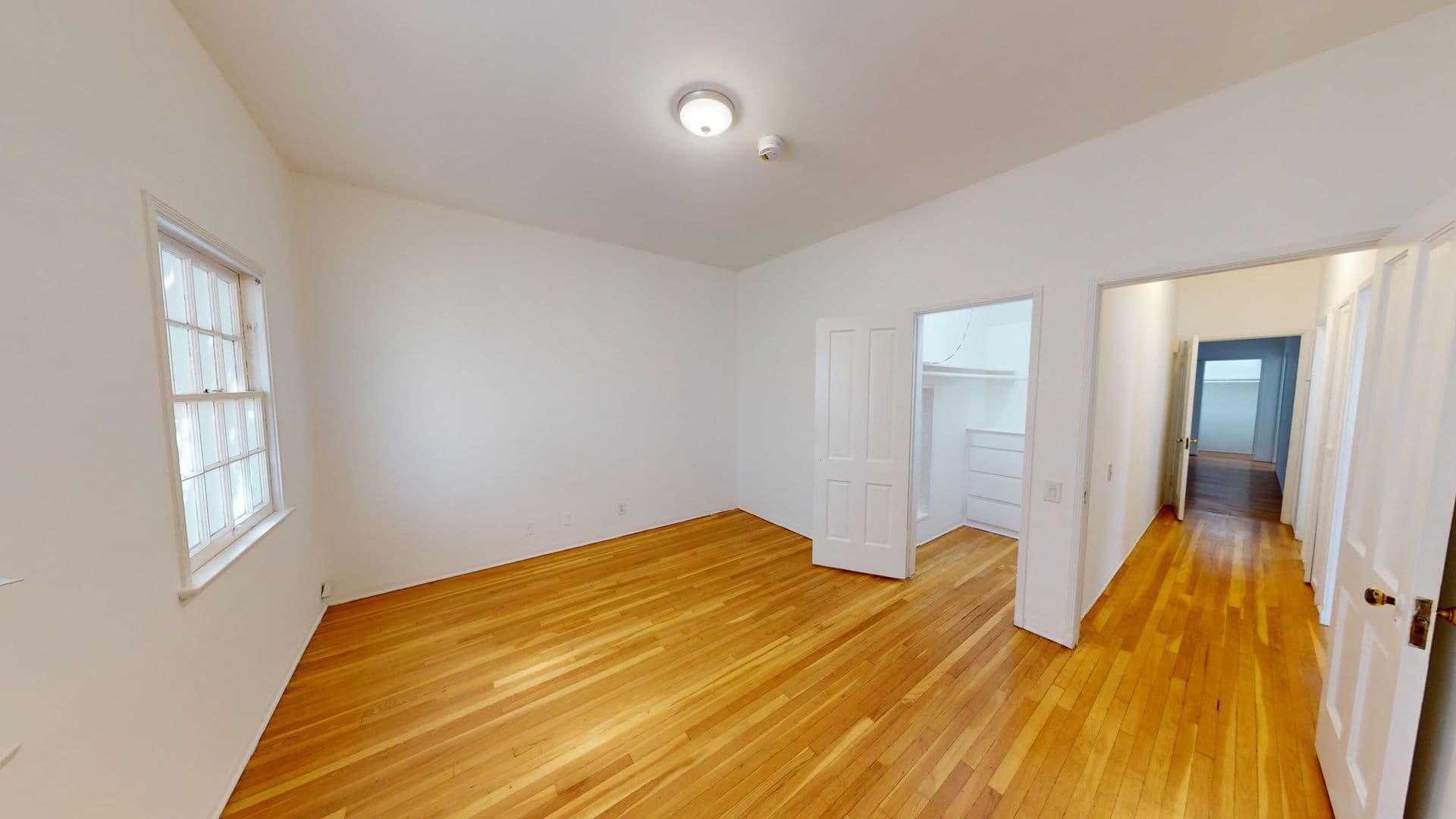 Los Angeles Apartment: 120 South Sweetzer Avenue