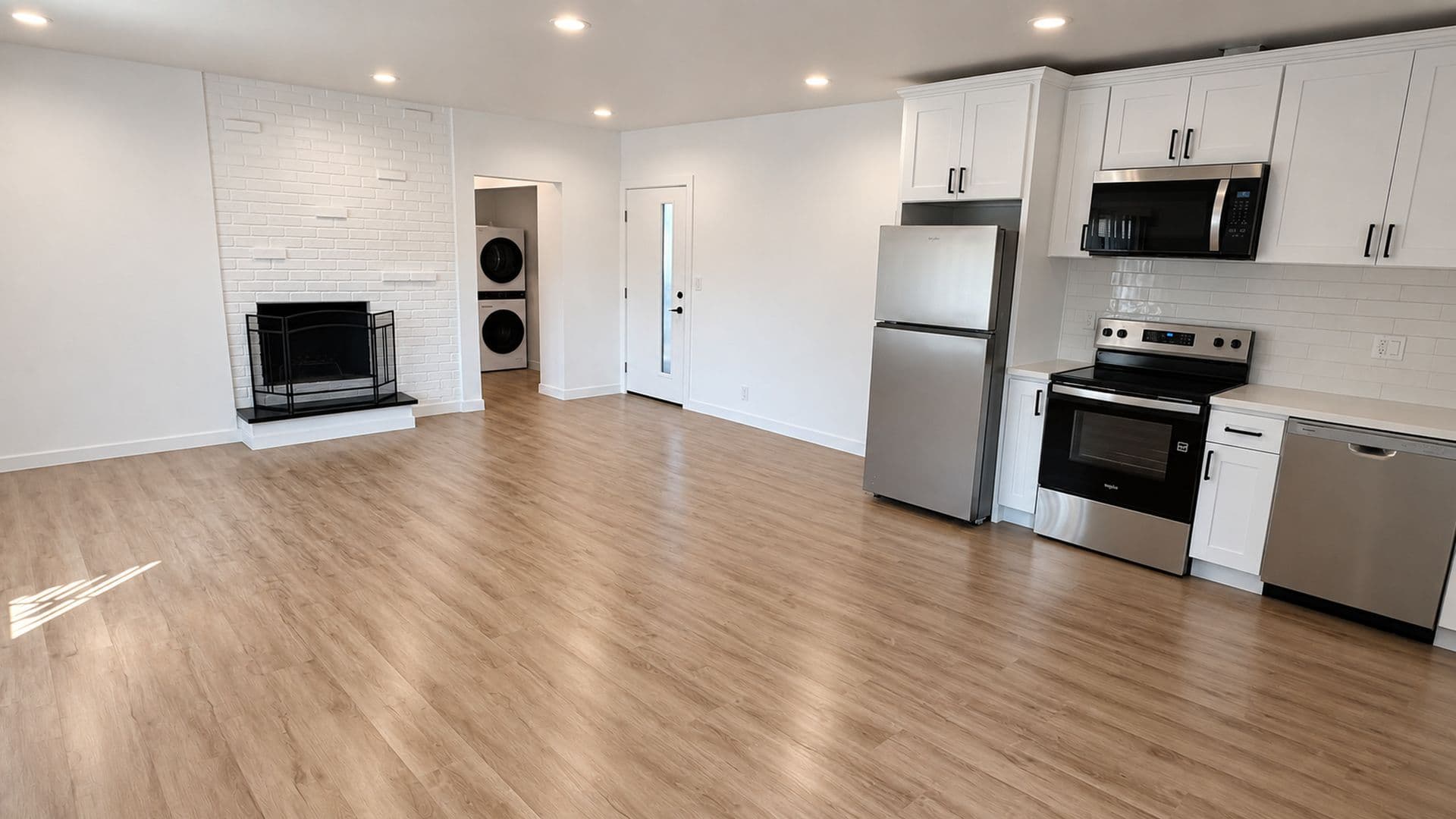 Valley Village Apartment: 12159 Magnolia Boulevard