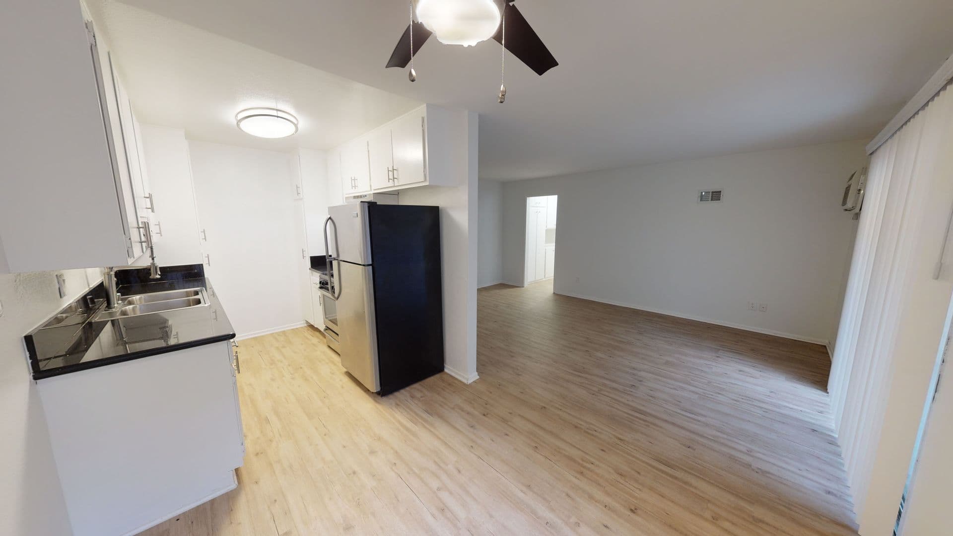 LOS ANGELES Apartment: 625 N. SYCAMORE AVE.
