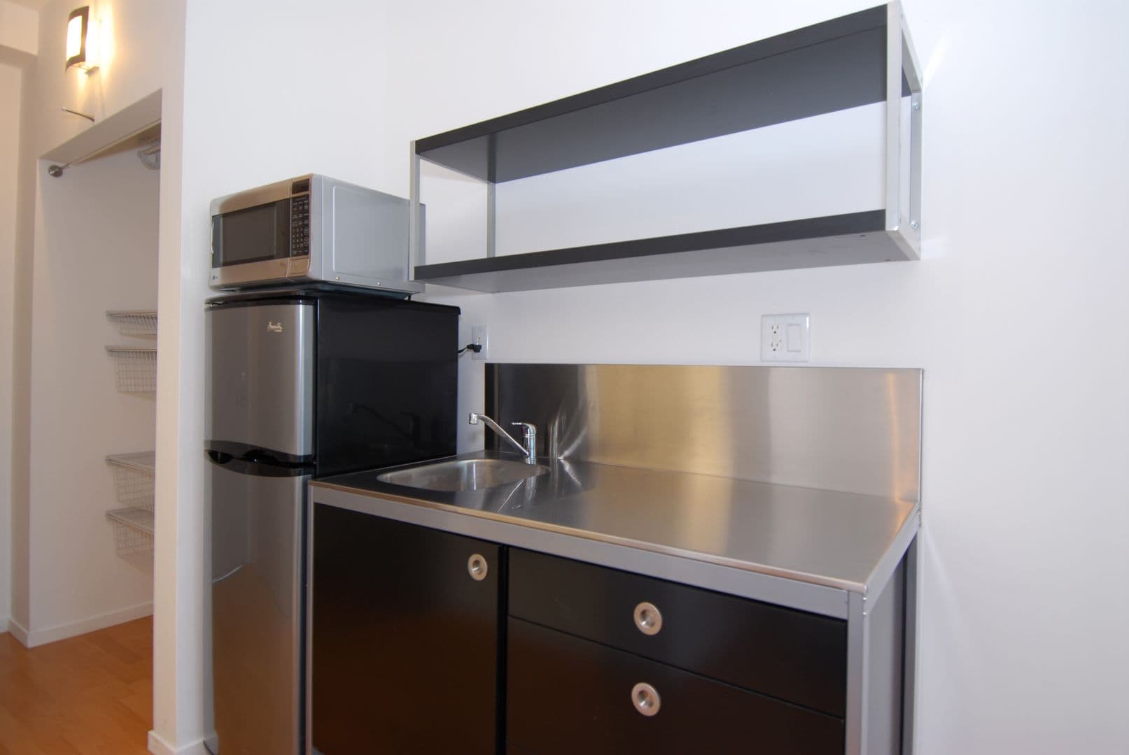 PASADENA Apartment: 1299 E. GREEN STREET