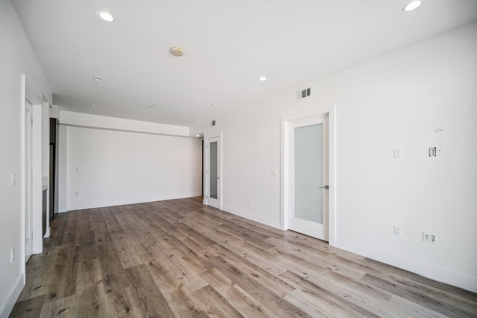 North Hollywood Apartment: 5525 Case Avenue