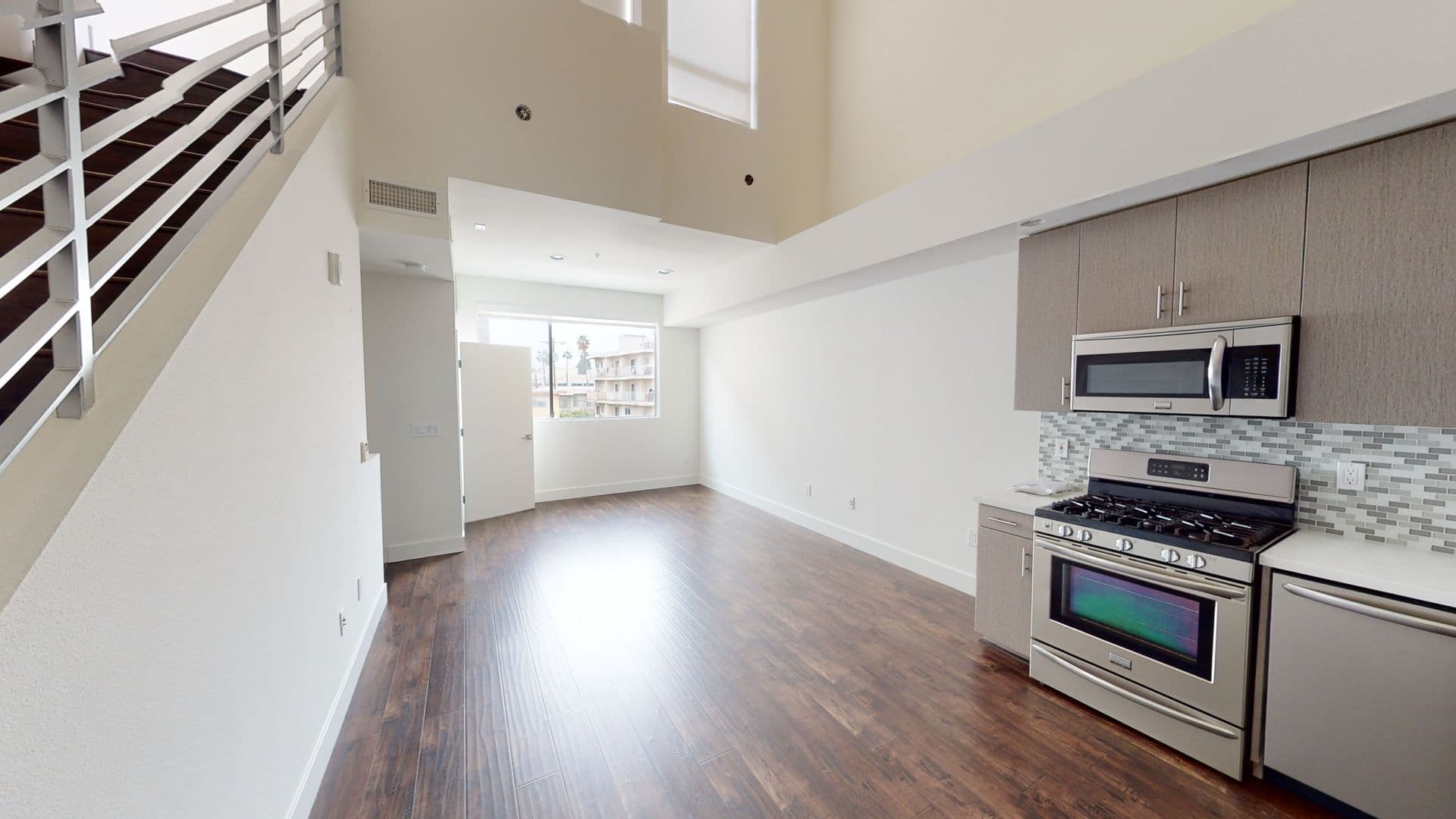 Los Angeles Apartment: 4270 S. Lindblade Drive