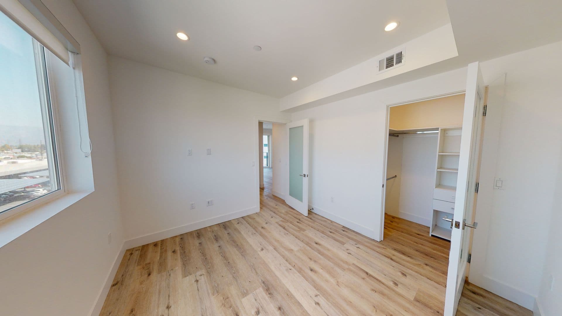 North Hollywood Apartment: 5525 Case Avenue