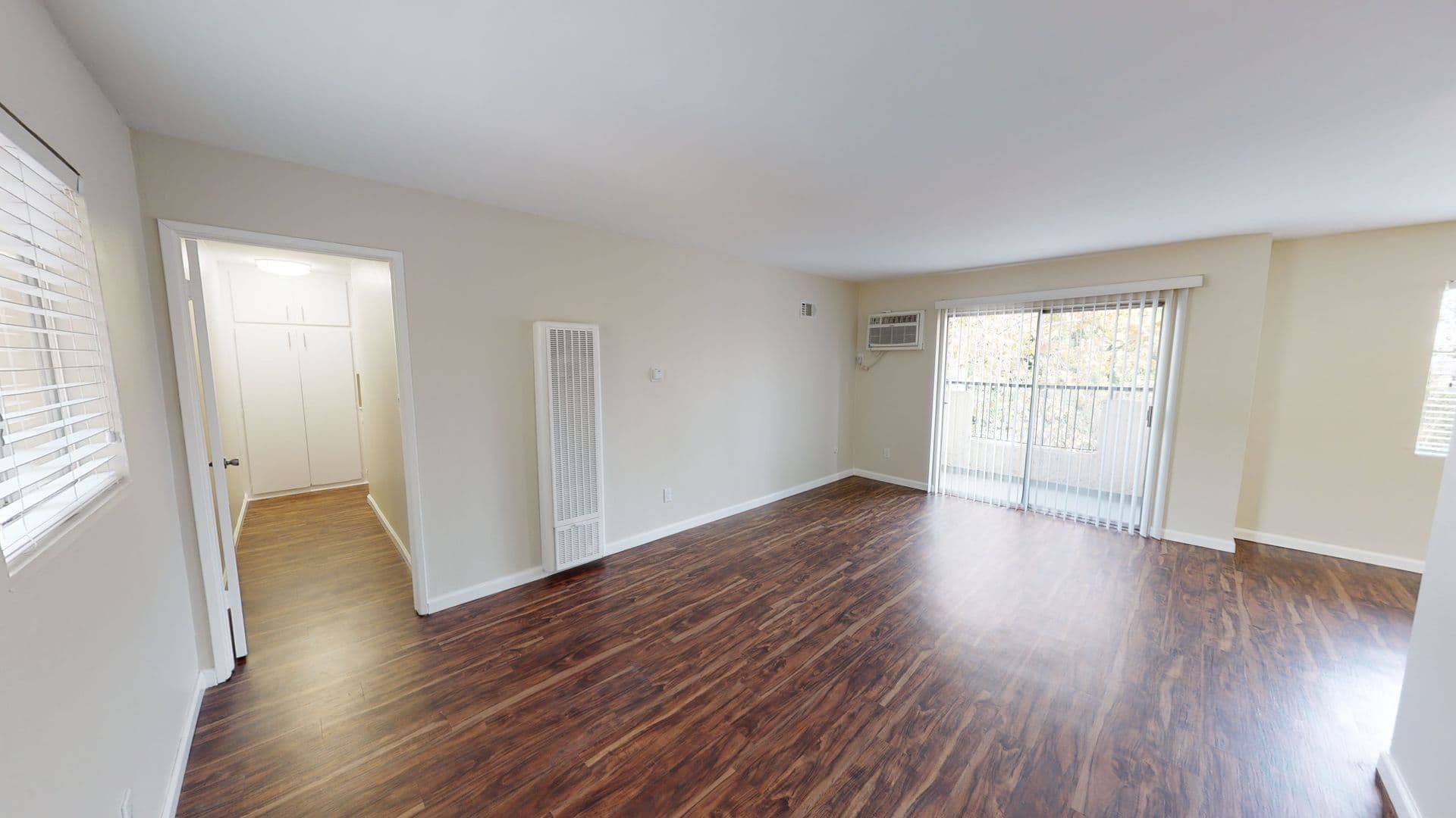 LOS ANGELES Apartment: 625 N. SYCAMORE AVE.
