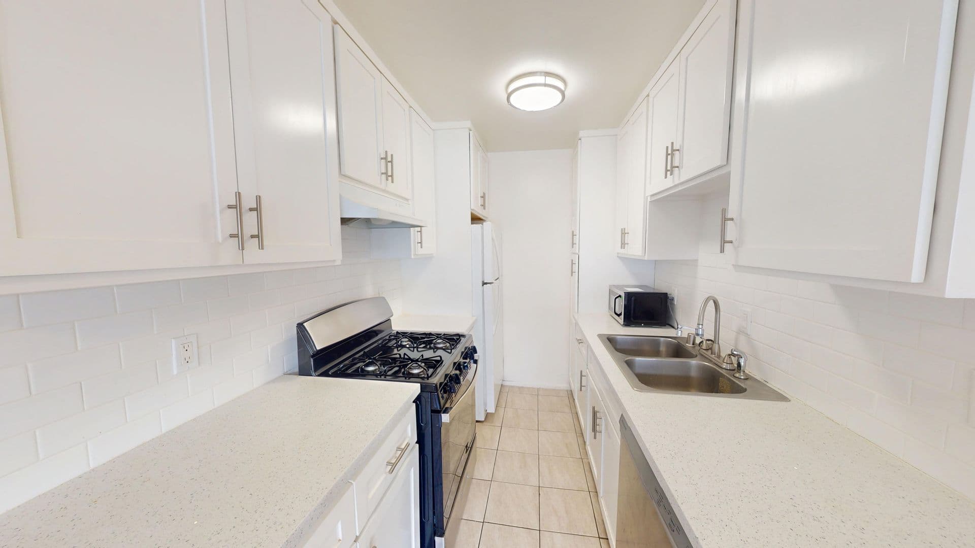 Los Angeles Apartment: 1534 South Shenandoah Street