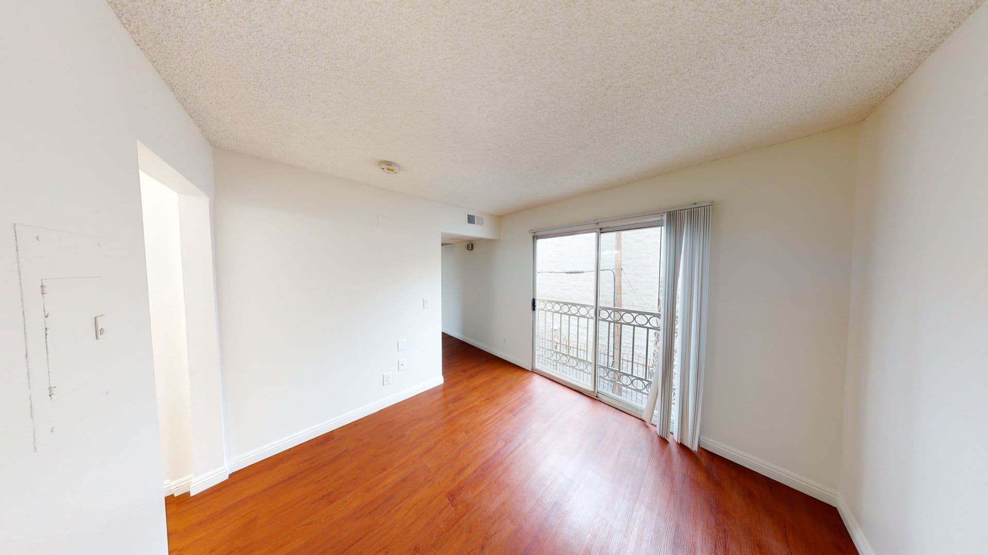 LOS ANGELES Apartment: 1530 NORTH DETROIT STREET
