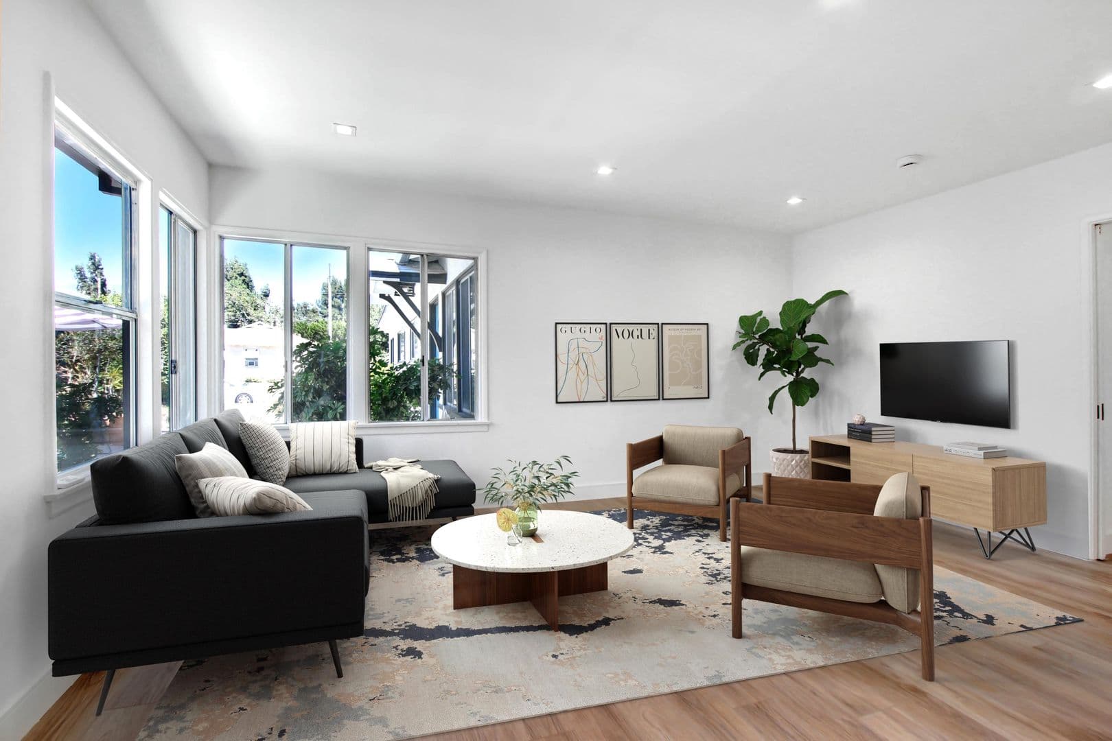 Burbank Apartment: 139 North Beachwood Drive