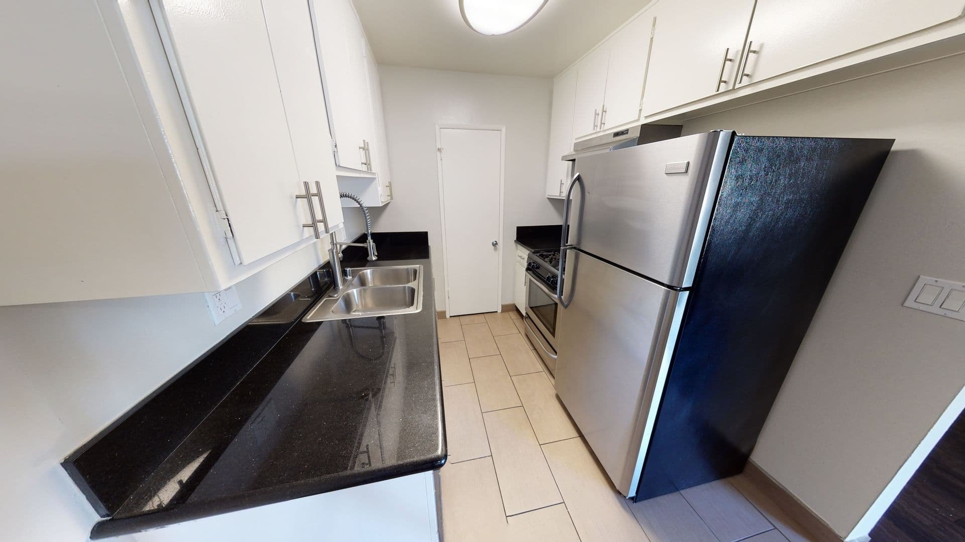 LOS ANGELES Apartment: 625 N. SYCAMORE AVE.