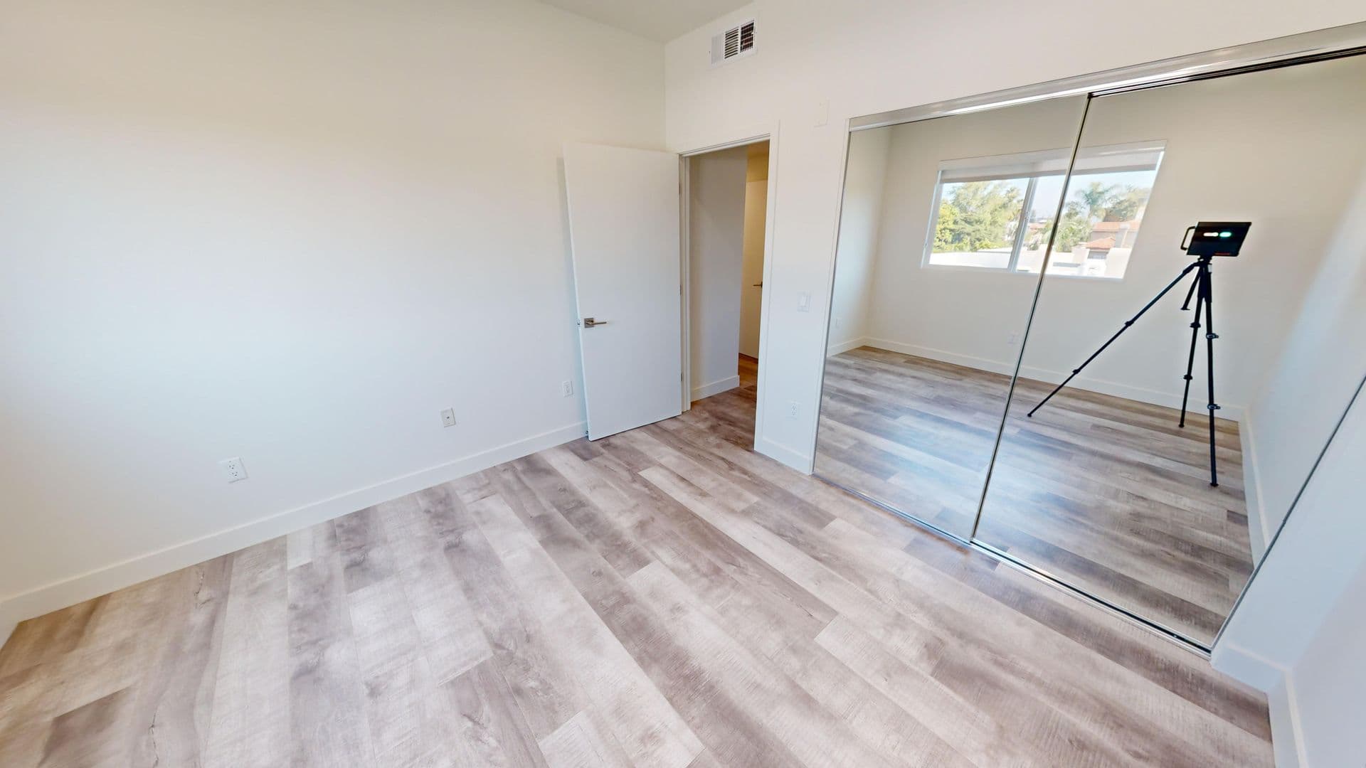 Studio City Apartment: 12905 Landale Street