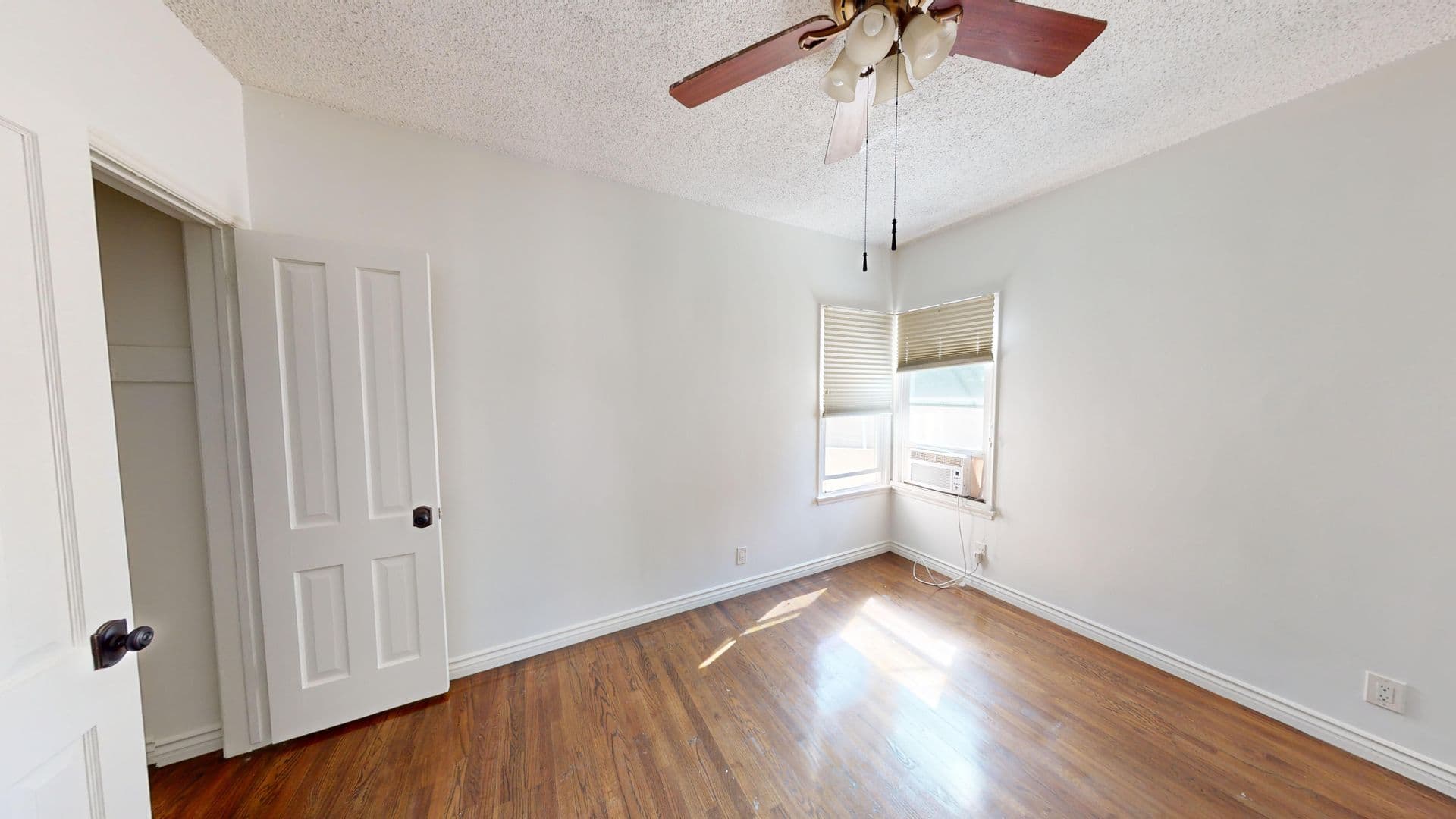 Los Angeles Apartment: 4302 Garthwaite Avenue