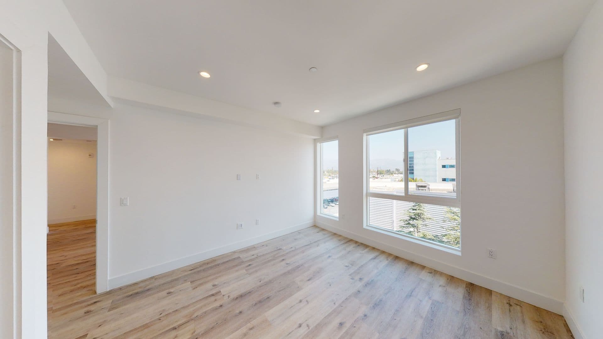 North Hollywood Apartment: 5525 Case Avenue