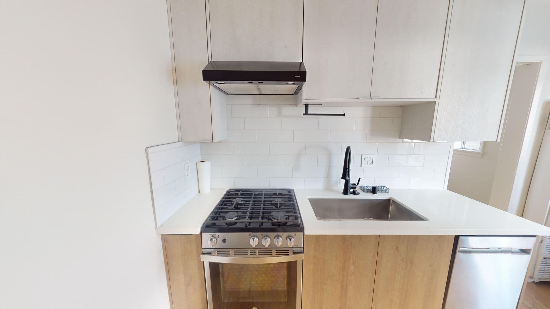 Burbank Apartment: 139 North Beachwood Drive