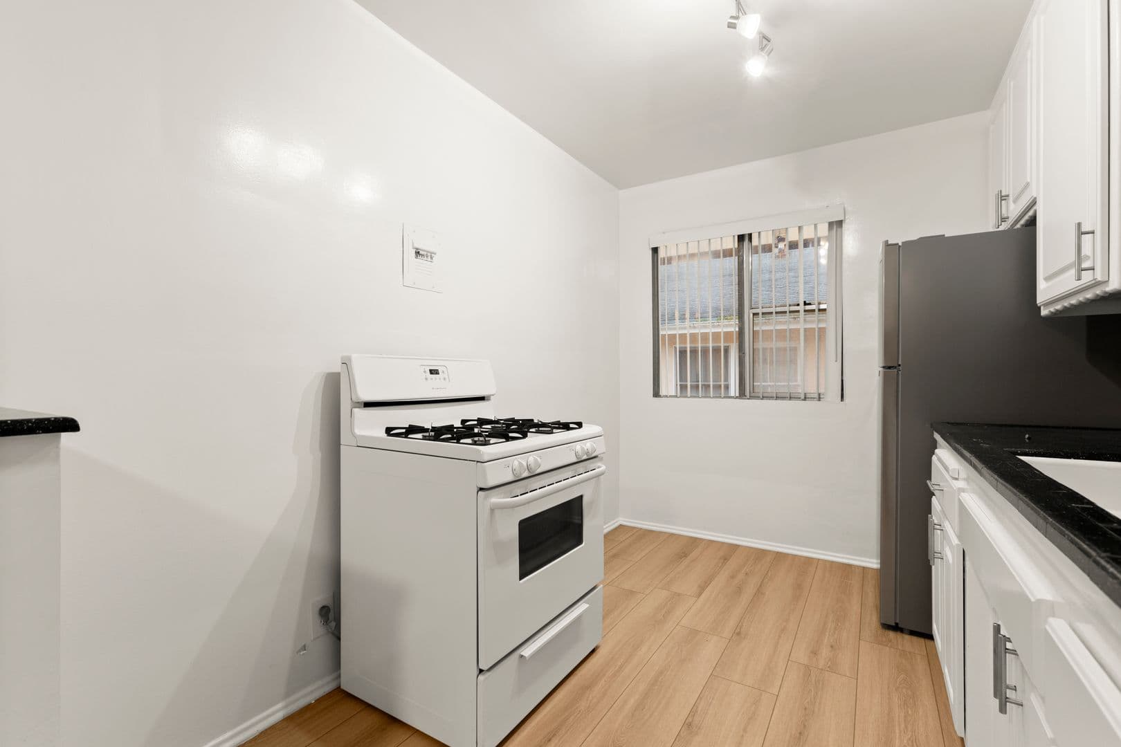 Los Angeles Apartment: 1254 North Orange Drive