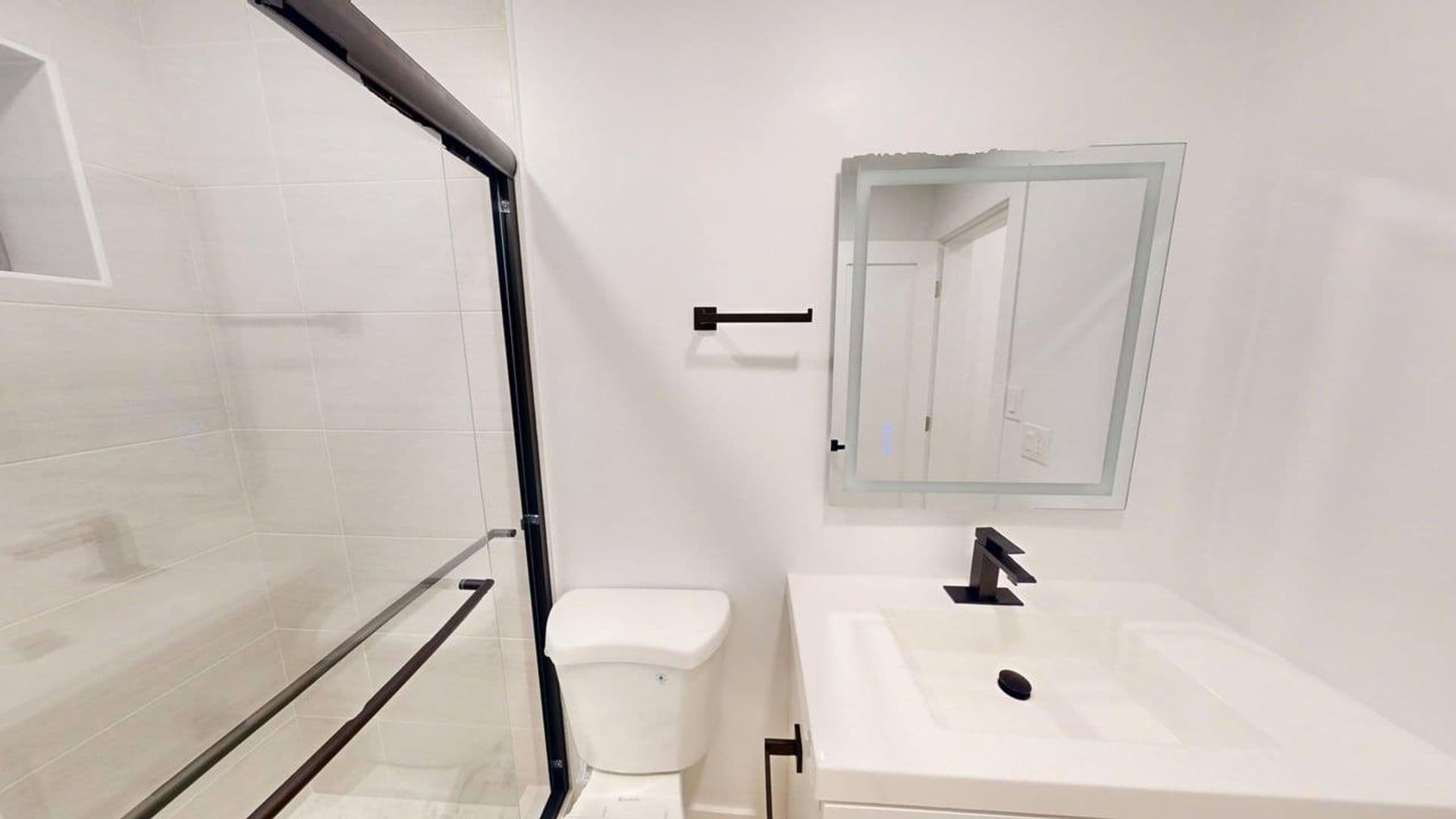 BEVERLY HILLS Apartment: 245 S. DOHENY DR.