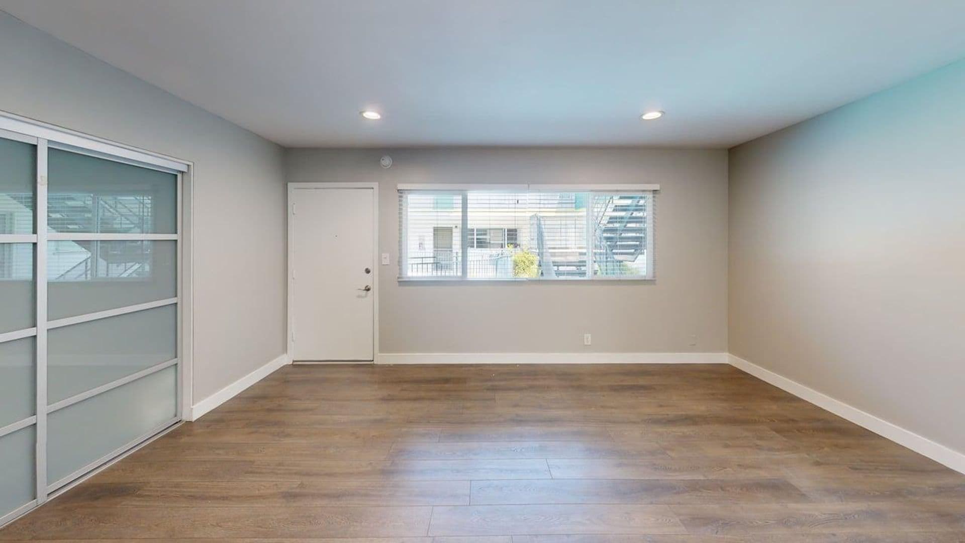 Los Angeles Apartment: 400 South Mariposa Avenue