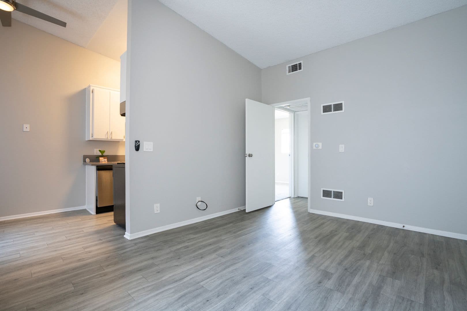 Los Angeles Apartment: 117 South Avenue 64
