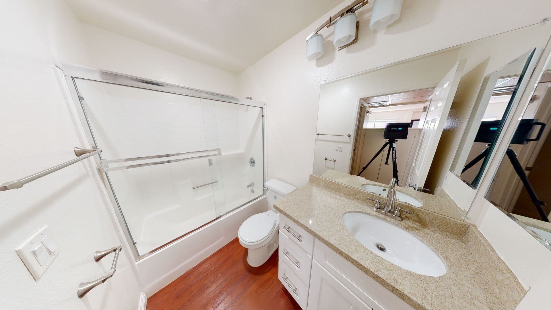 LOS ANGELES Apartment: 1530 NORTH DETROIT STREET