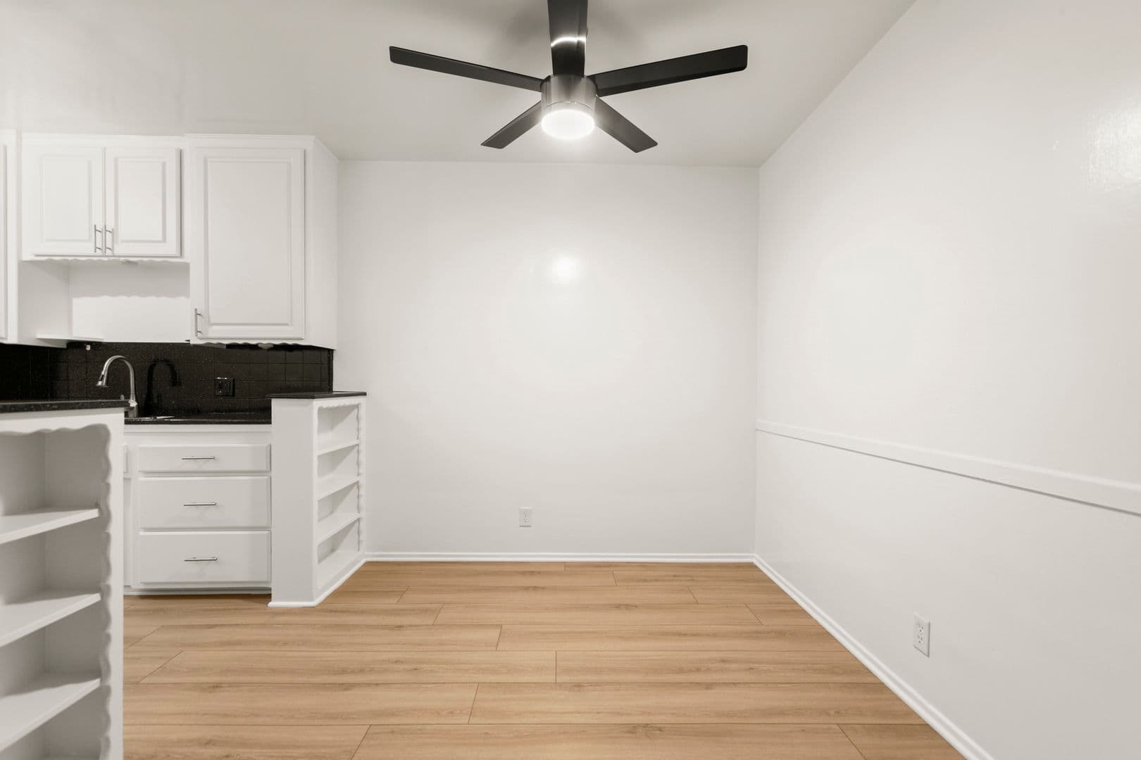 Los Angeles Apartment: 1254 North Orange Drive