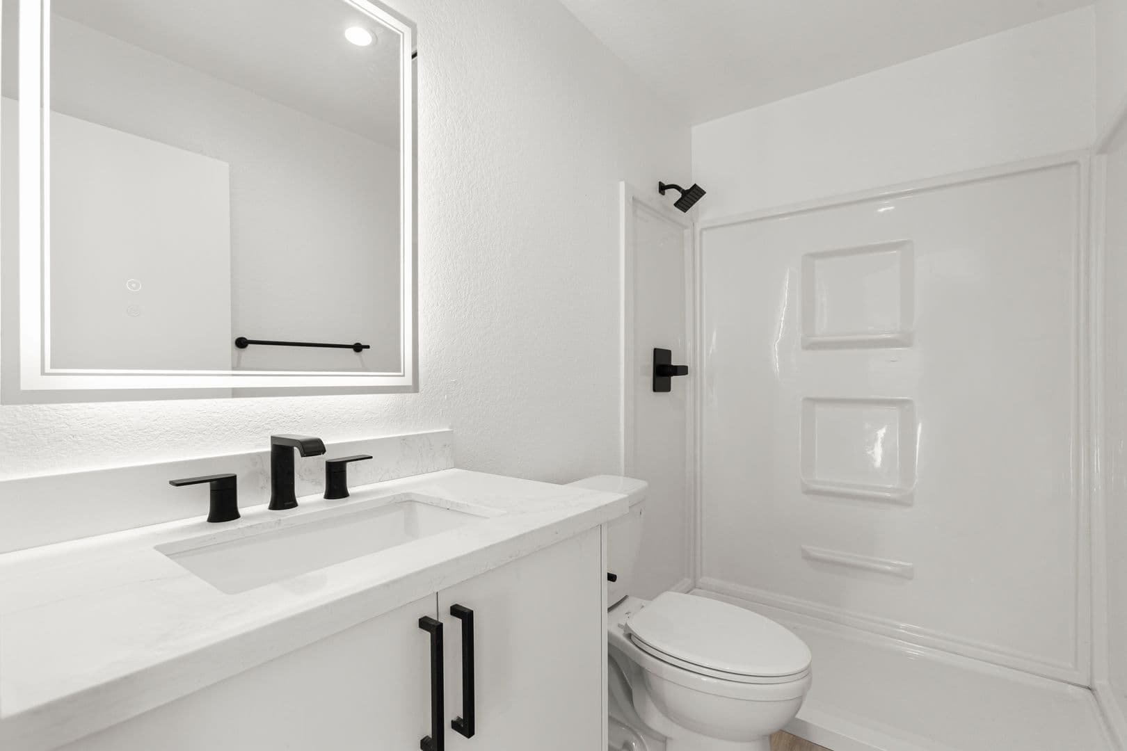 Northridge Apartment: 8803 Darby Avenue,