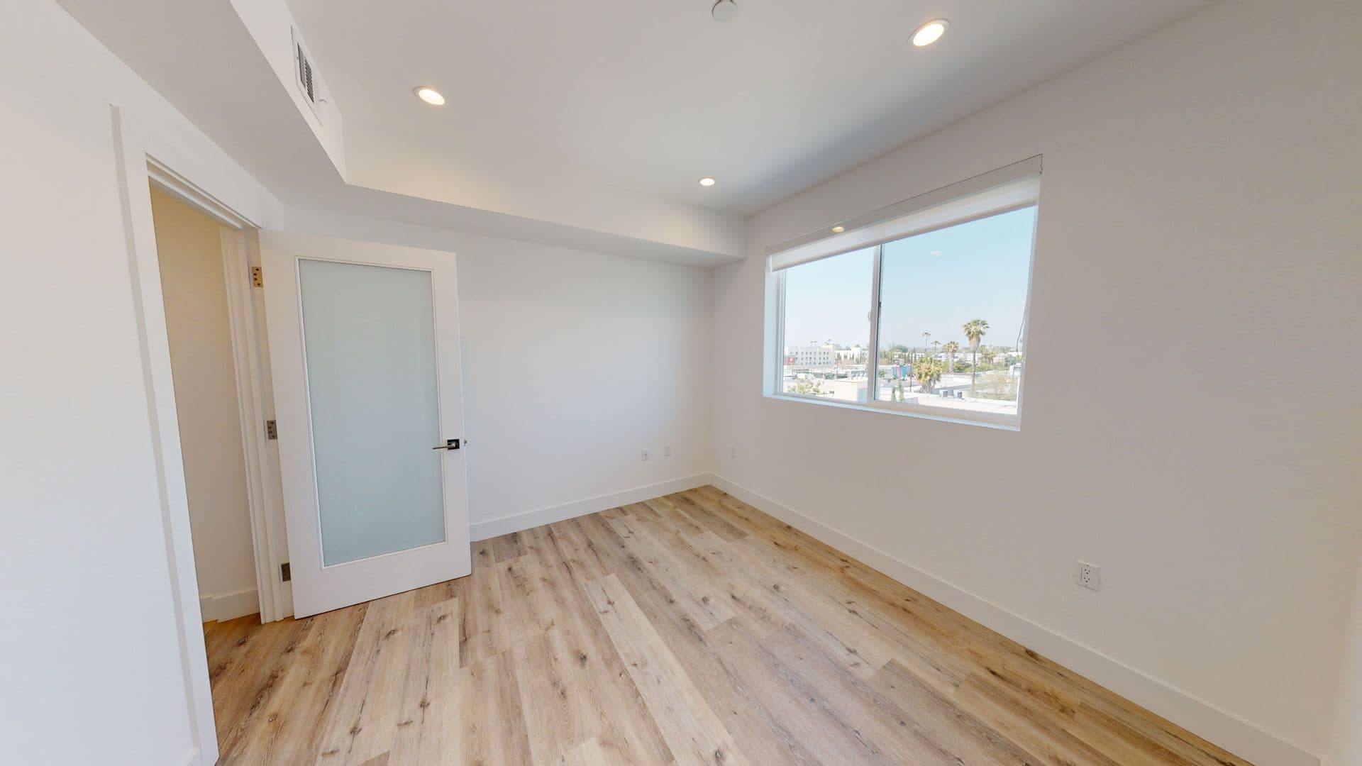 North Hollywood Apartment: 5525 Case Avenue