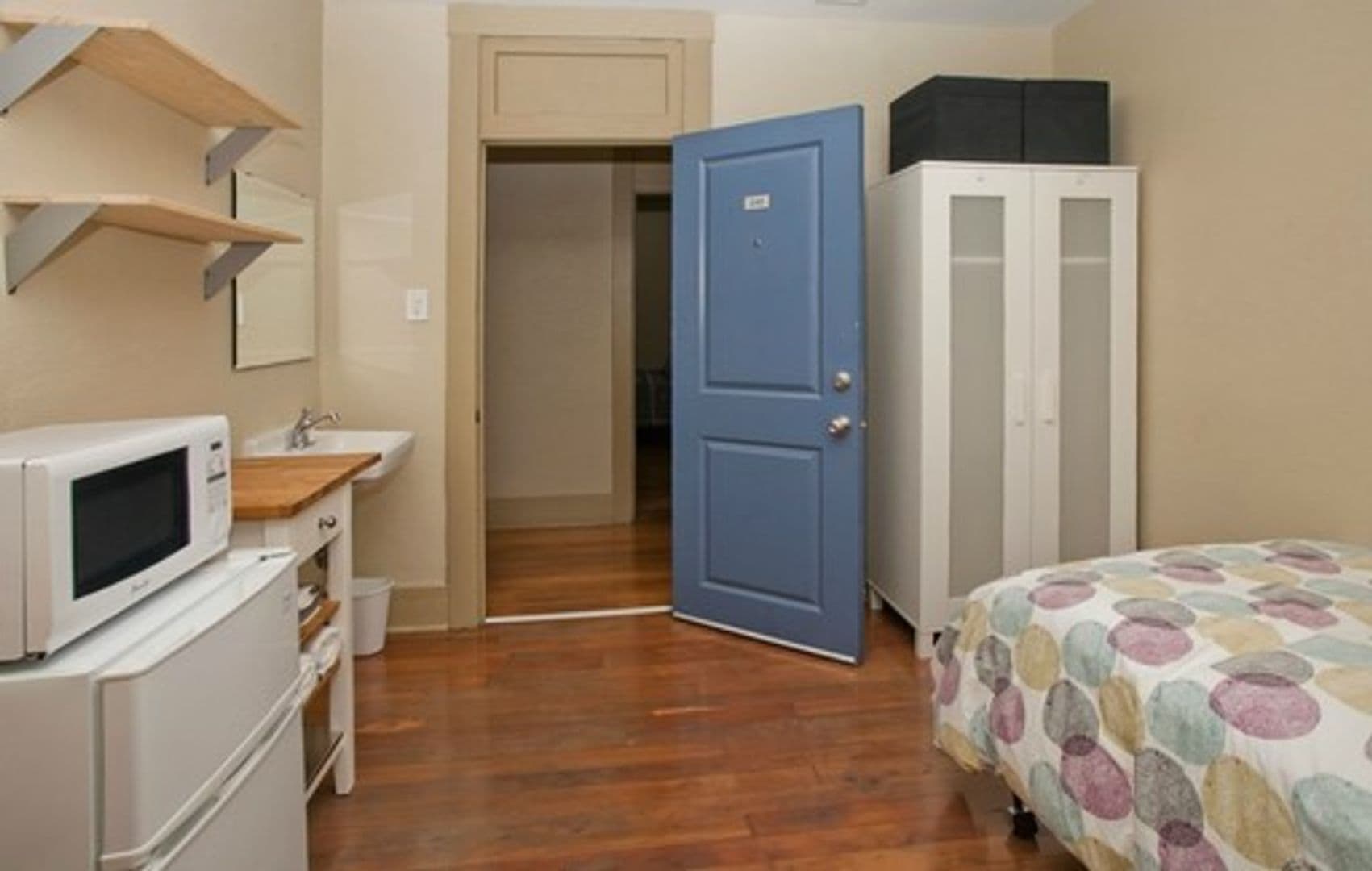 Torrance Apartment: 1646 Cabrillo Avenue