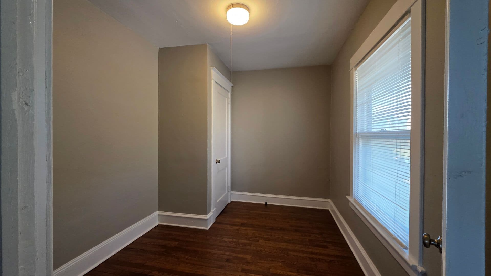 Kansas City Apartment: 37 E 32nd St 2nd Fl