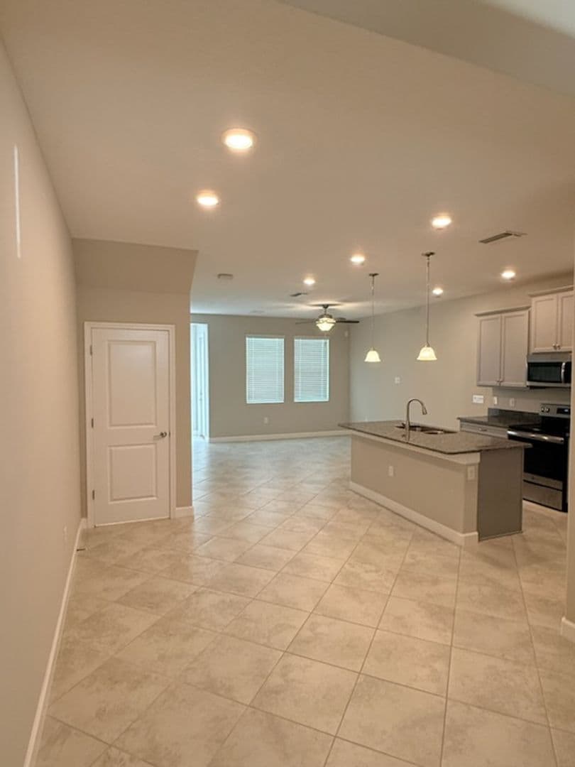 Lutz Townhome: 18873 Noble Caspian Dr