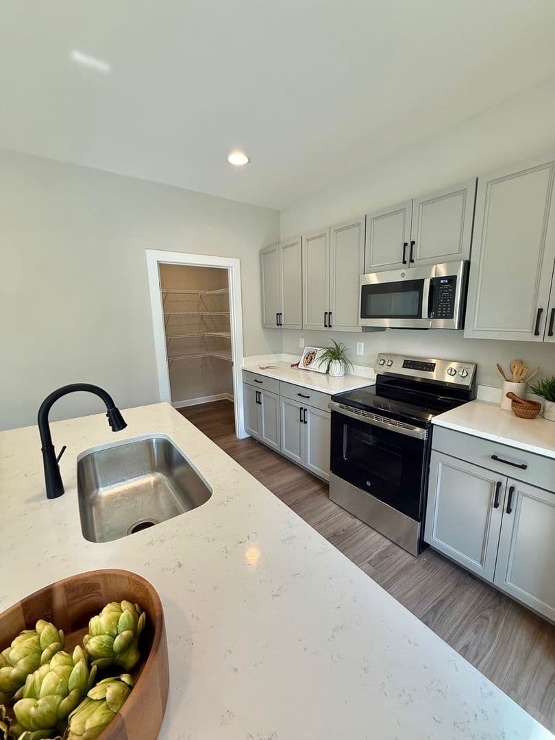 Charlotte House: 8021 Joy Crossing Ln