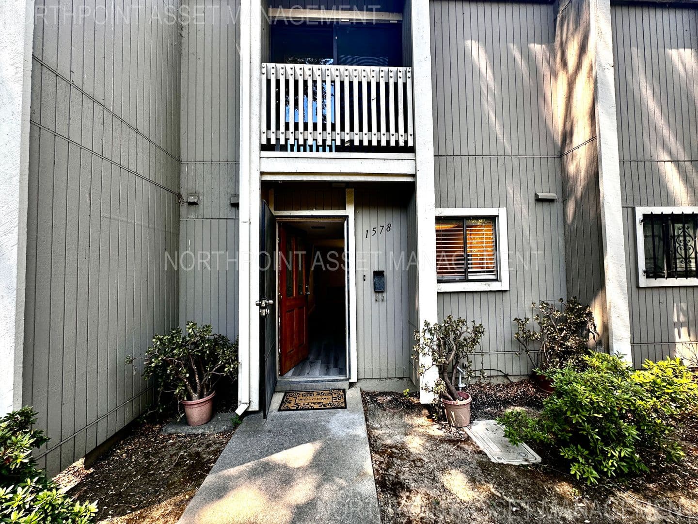 Sacramento Condo: 1578 Newborough Dr