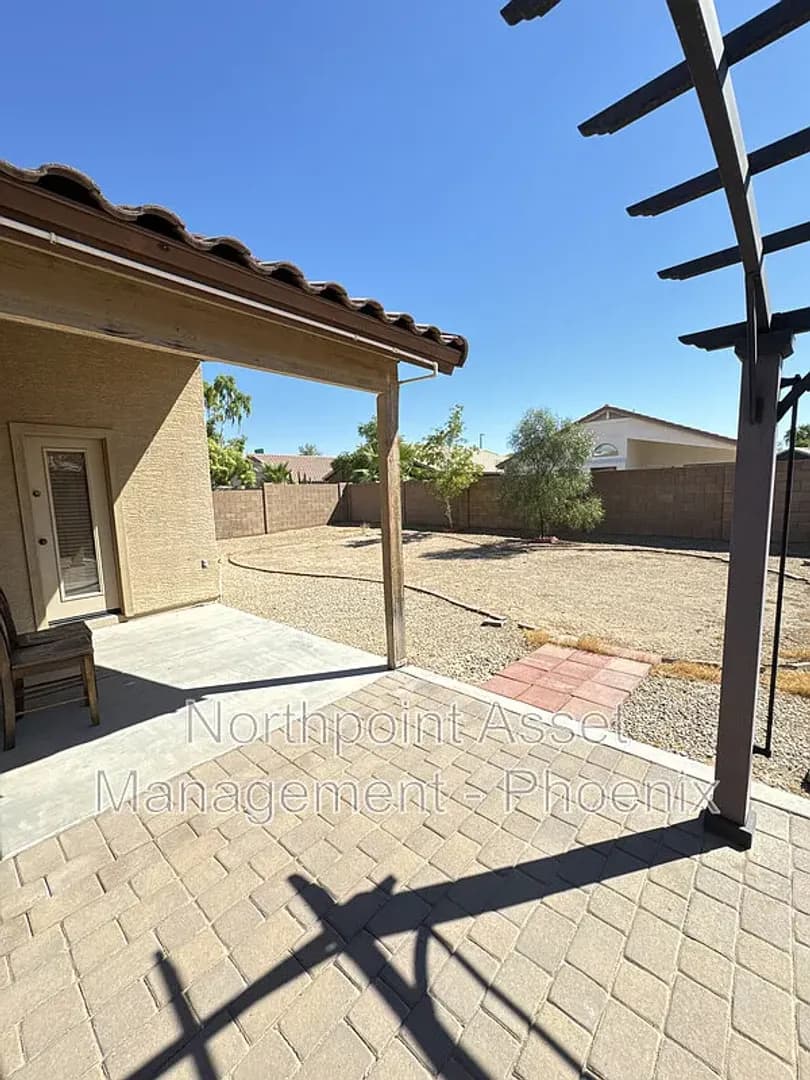 Goodyear House: 1215 N 158th Dr