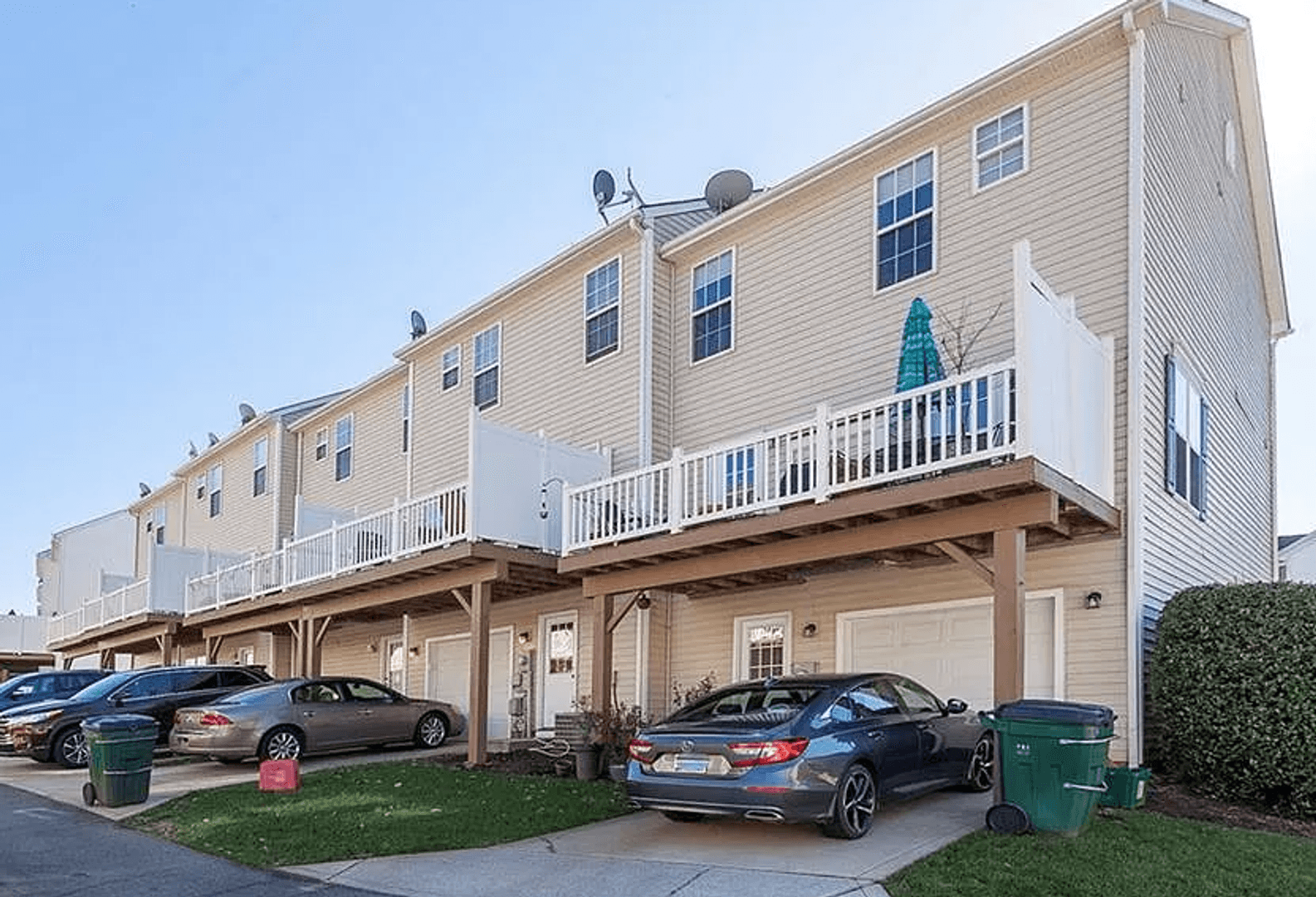 Charlotte Townhome: 15641 Castle Watch Ave