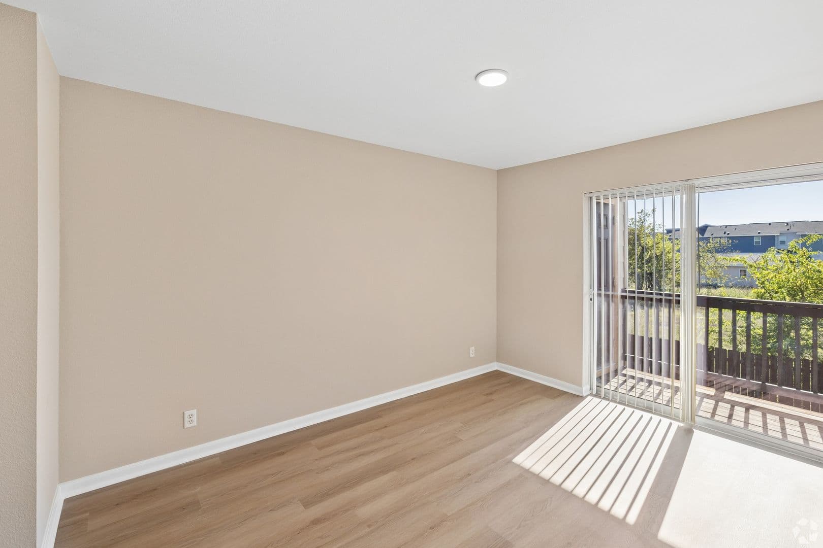 Leander Apartment: 413 Lion Dr