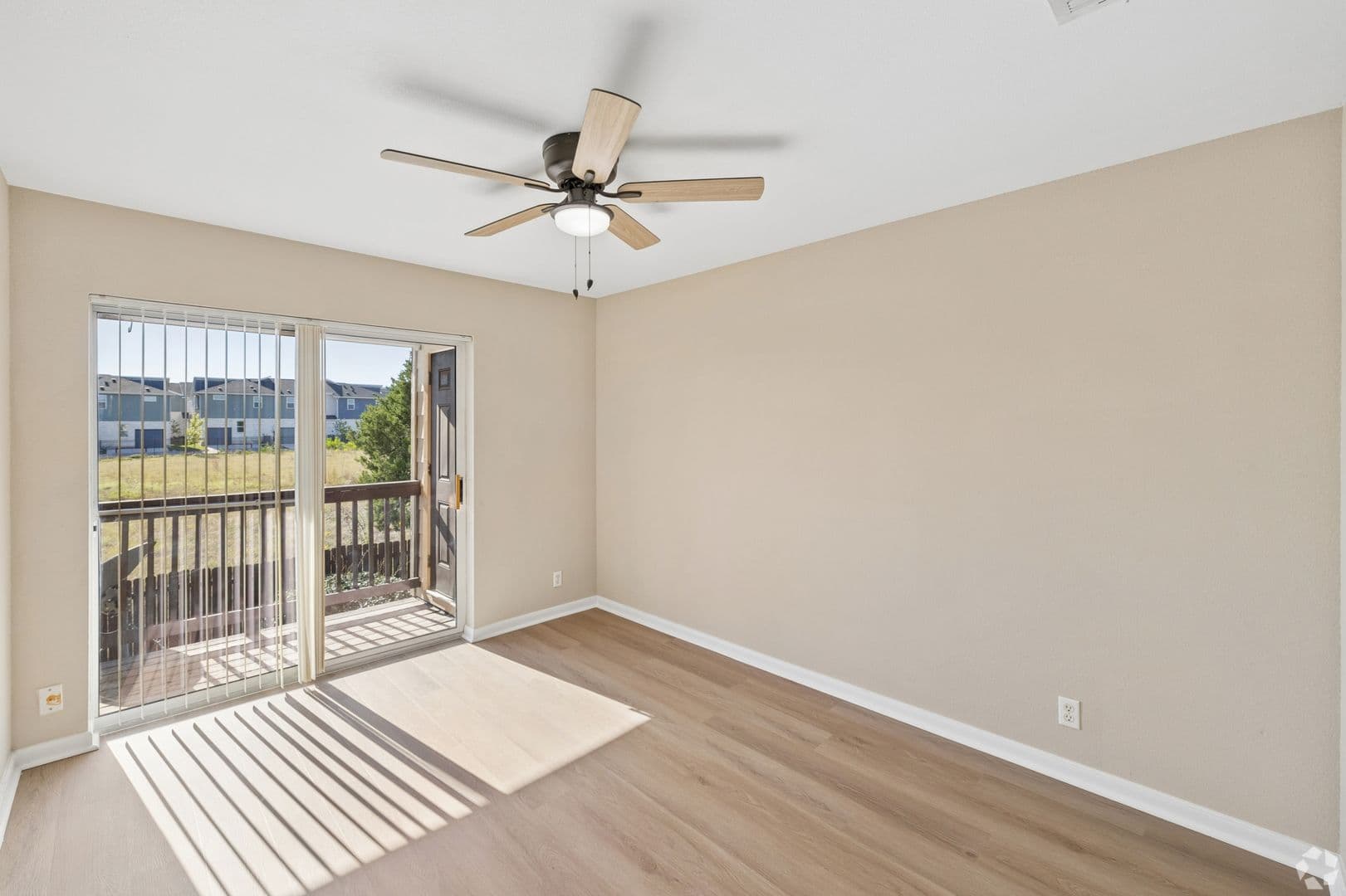 Leander Apartment: 413 Lion Dr