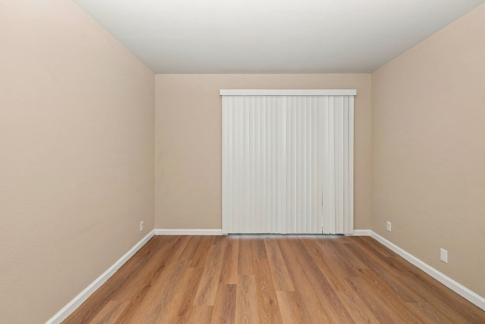 Leander Apartment: 413 Lion Dr