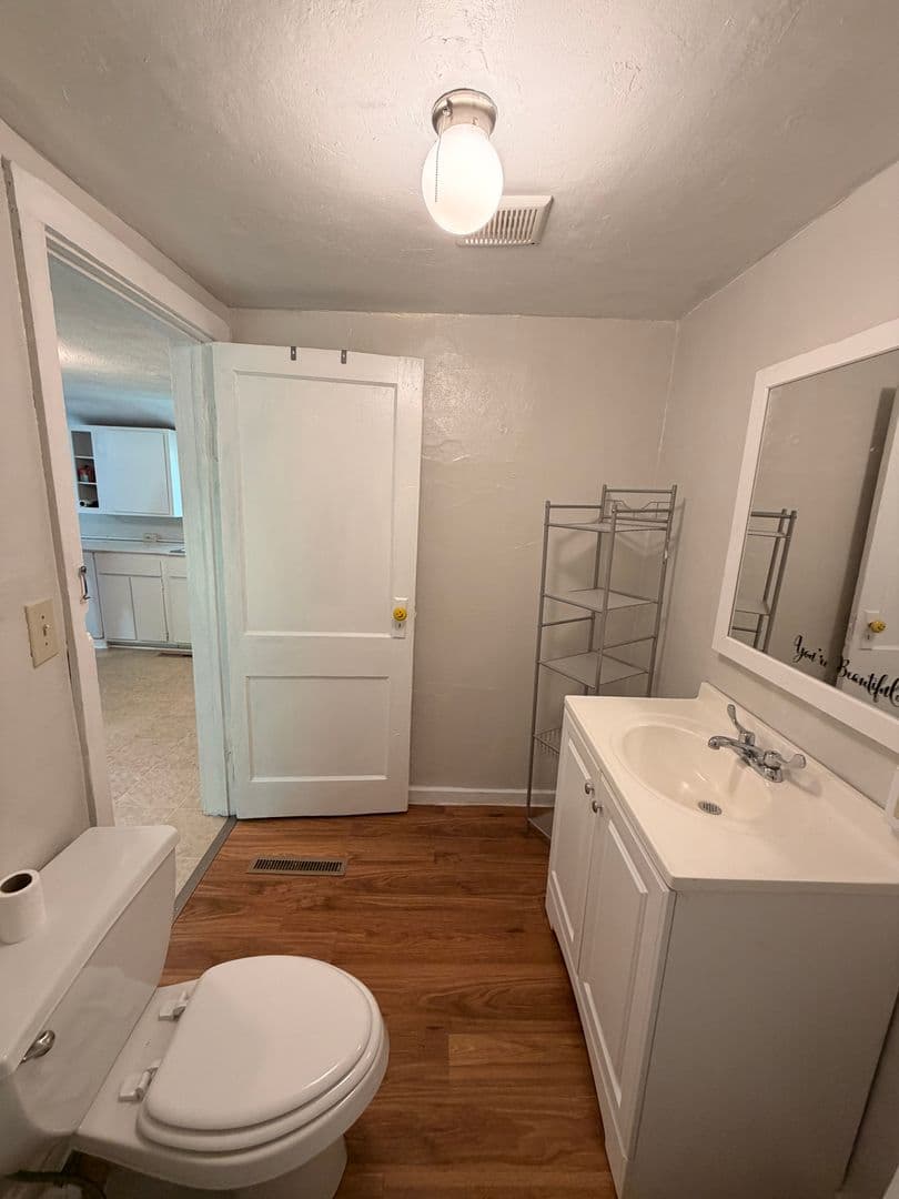 Excelsior Springs House: 714 Hazel St