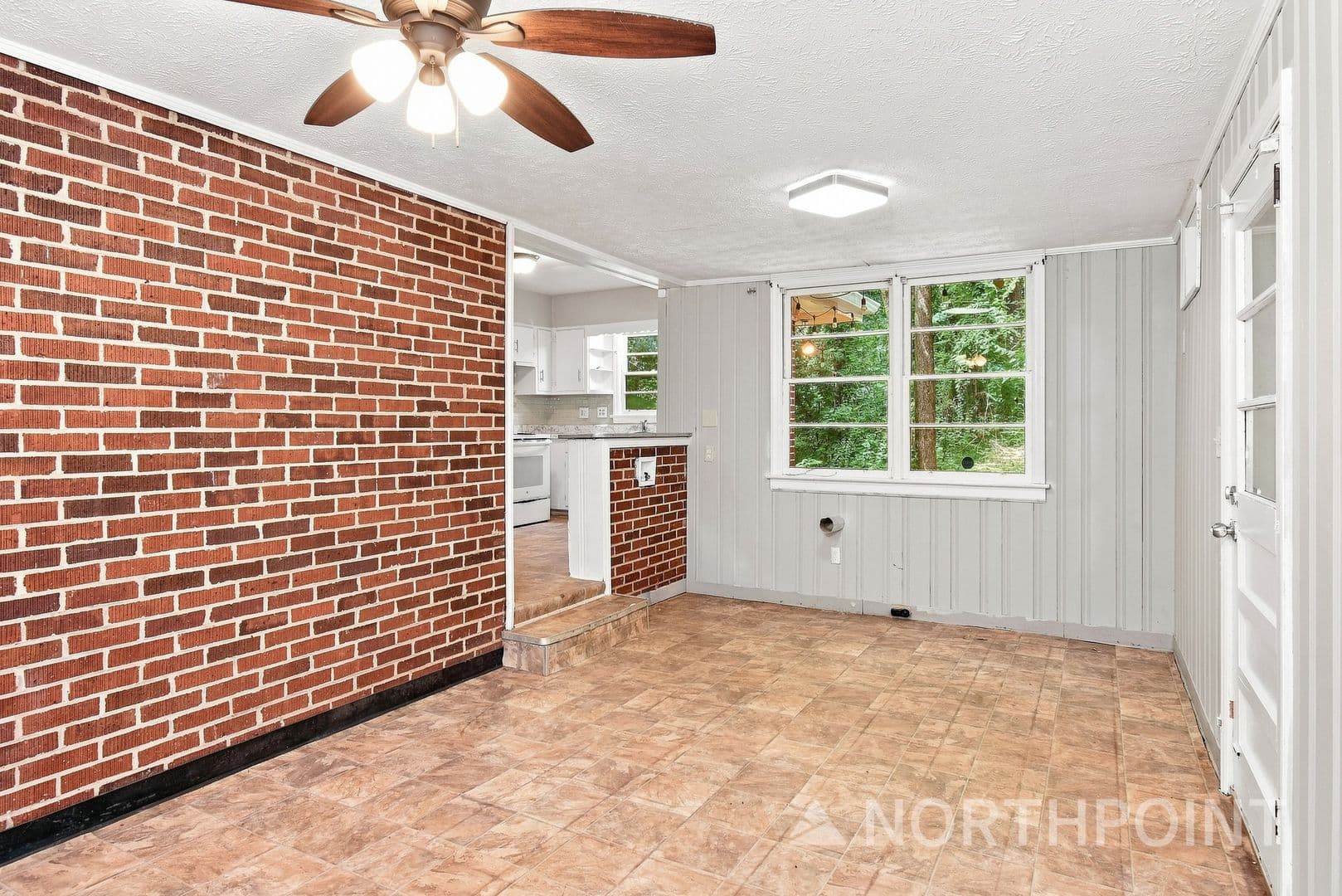 Decatur House: 1003 Forrest Blvd