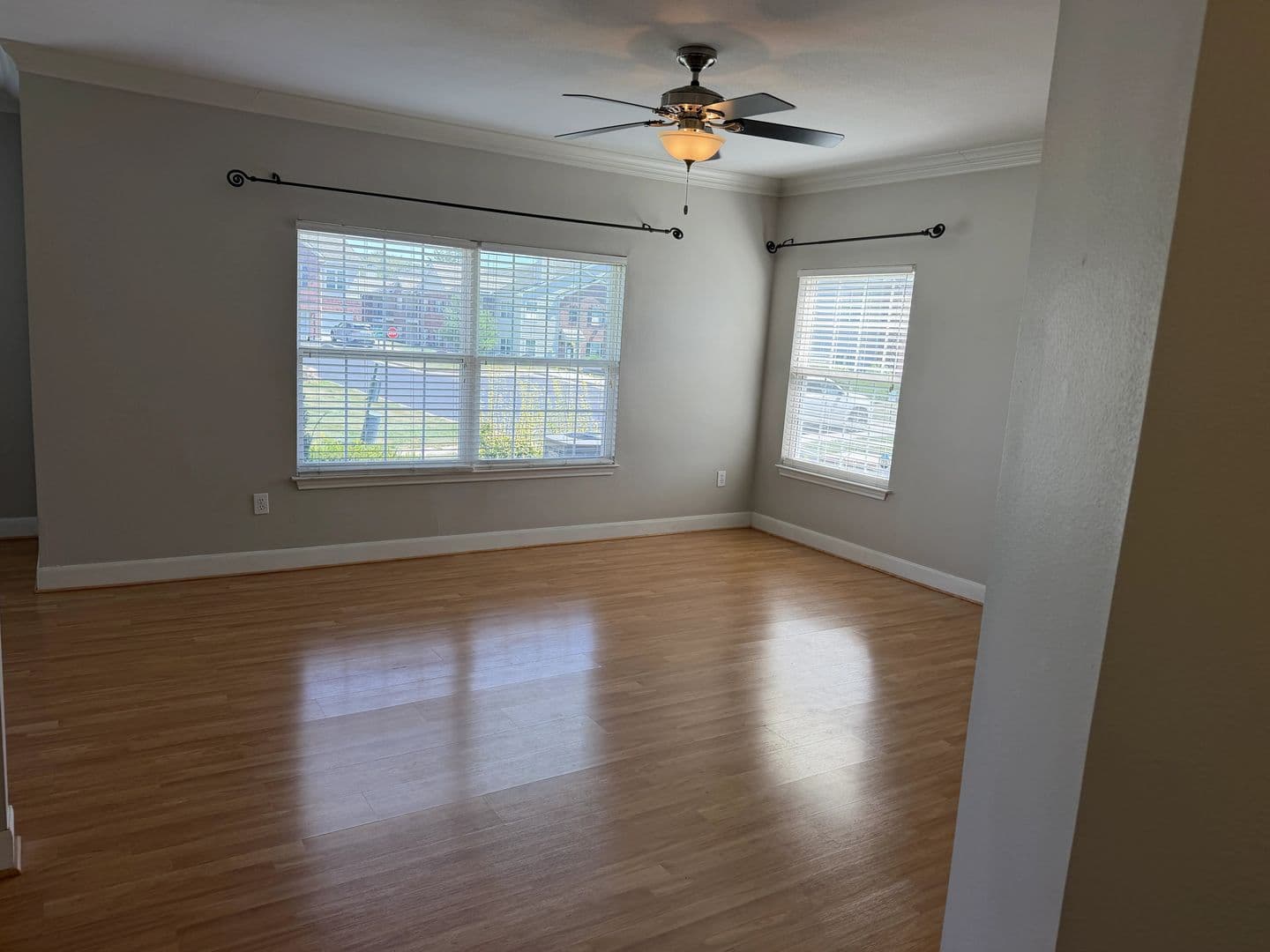 Leawood Apartment: 11620 Tomahawk Creek Pkwy Apt J