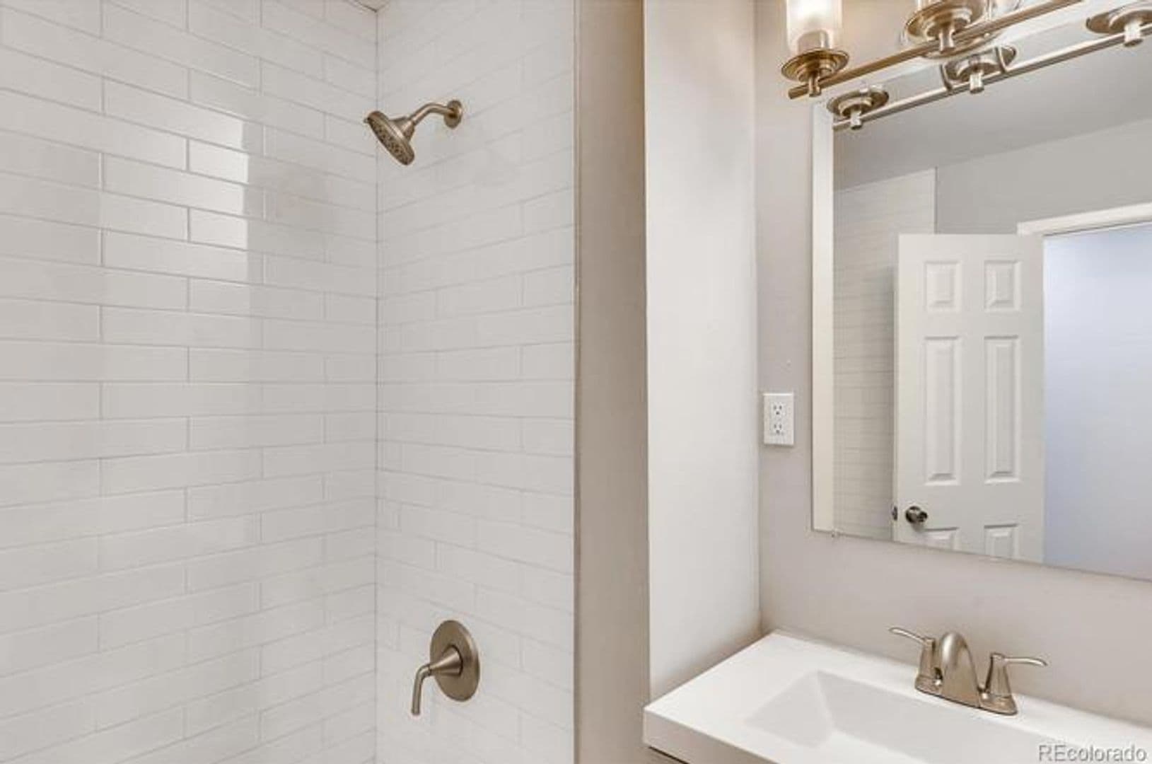 Aurora House: 13508 E 5th Pl