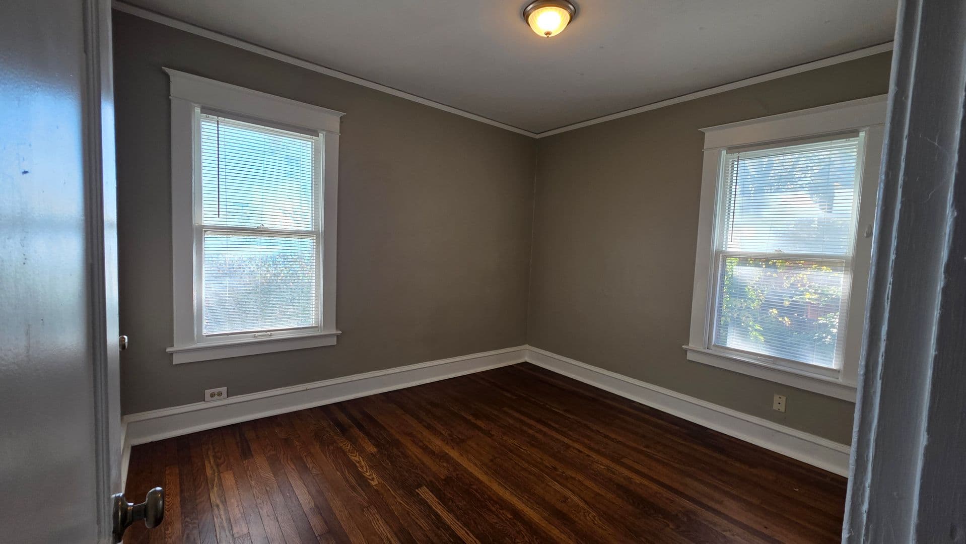 Kansas City Apartment: 37 E 32nd St 2nd Fl